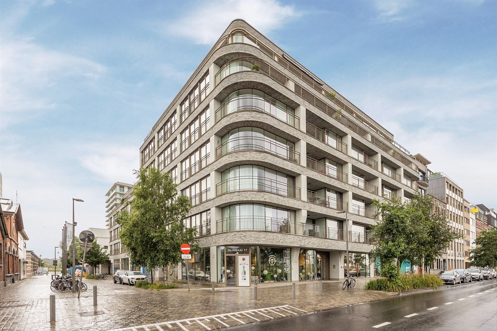 Commerciële hoekligging in prachtige building  foto 15
