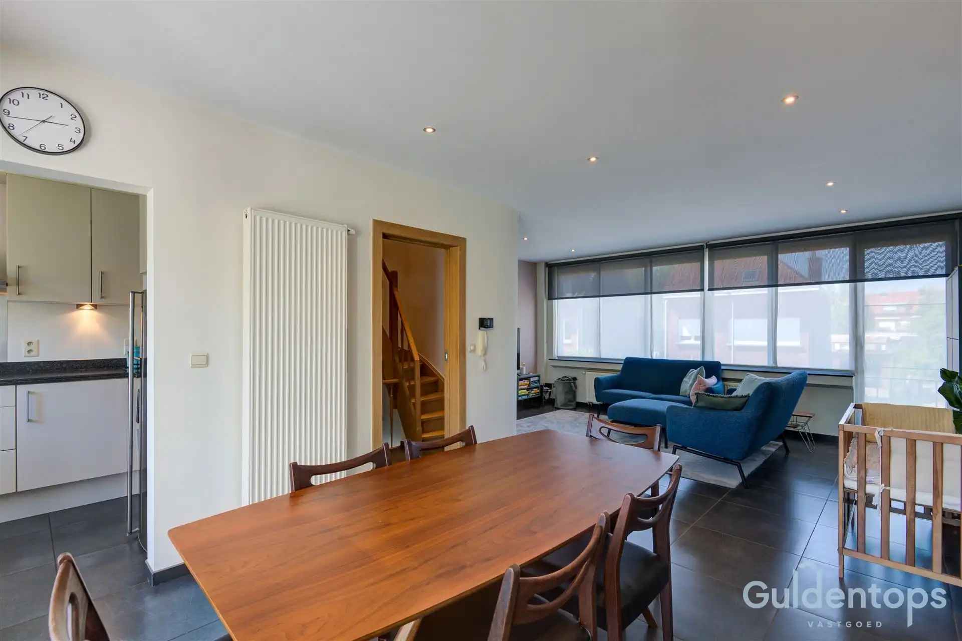 Knappe woning op topligging naast park foto 6