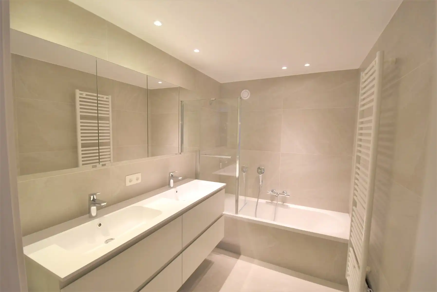 Appartement te huur foto 11