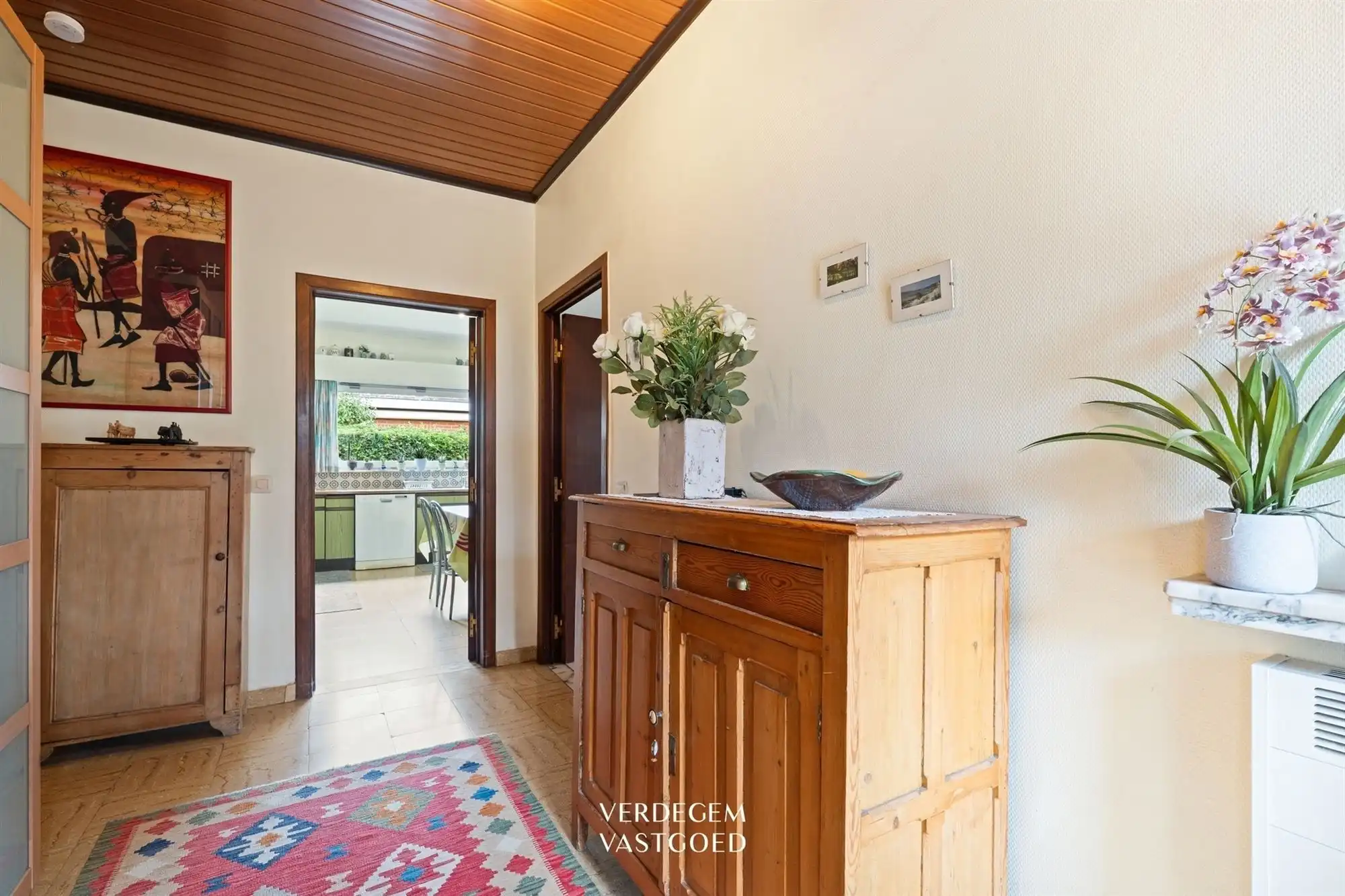 Charmante bungalow met 3 slaapkamers, ruime garage en zonnige tuin op 585m² foto 9