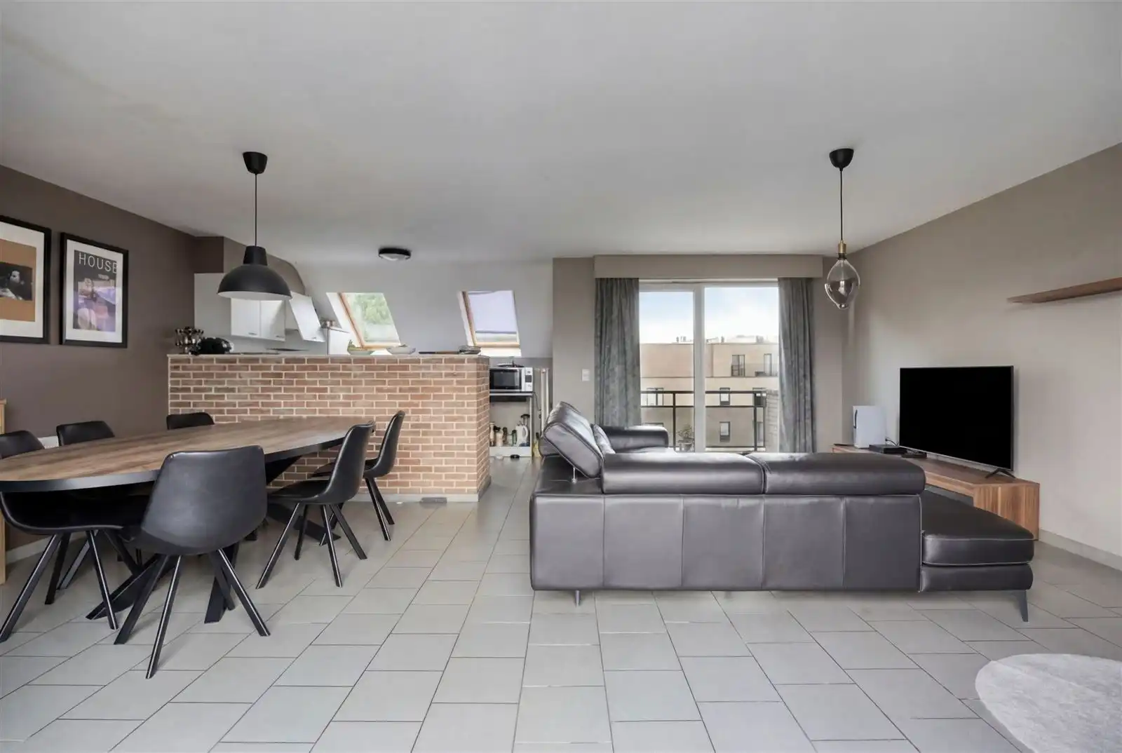 Appartement met 2 slaapkamers + garagebox  te Halle foto 8