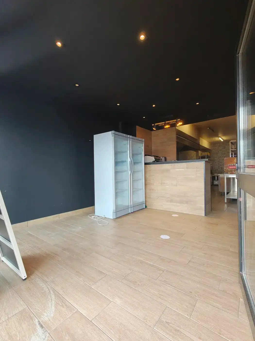 Koksijde – Commerciële handelspand op de Zeedijk foto 3