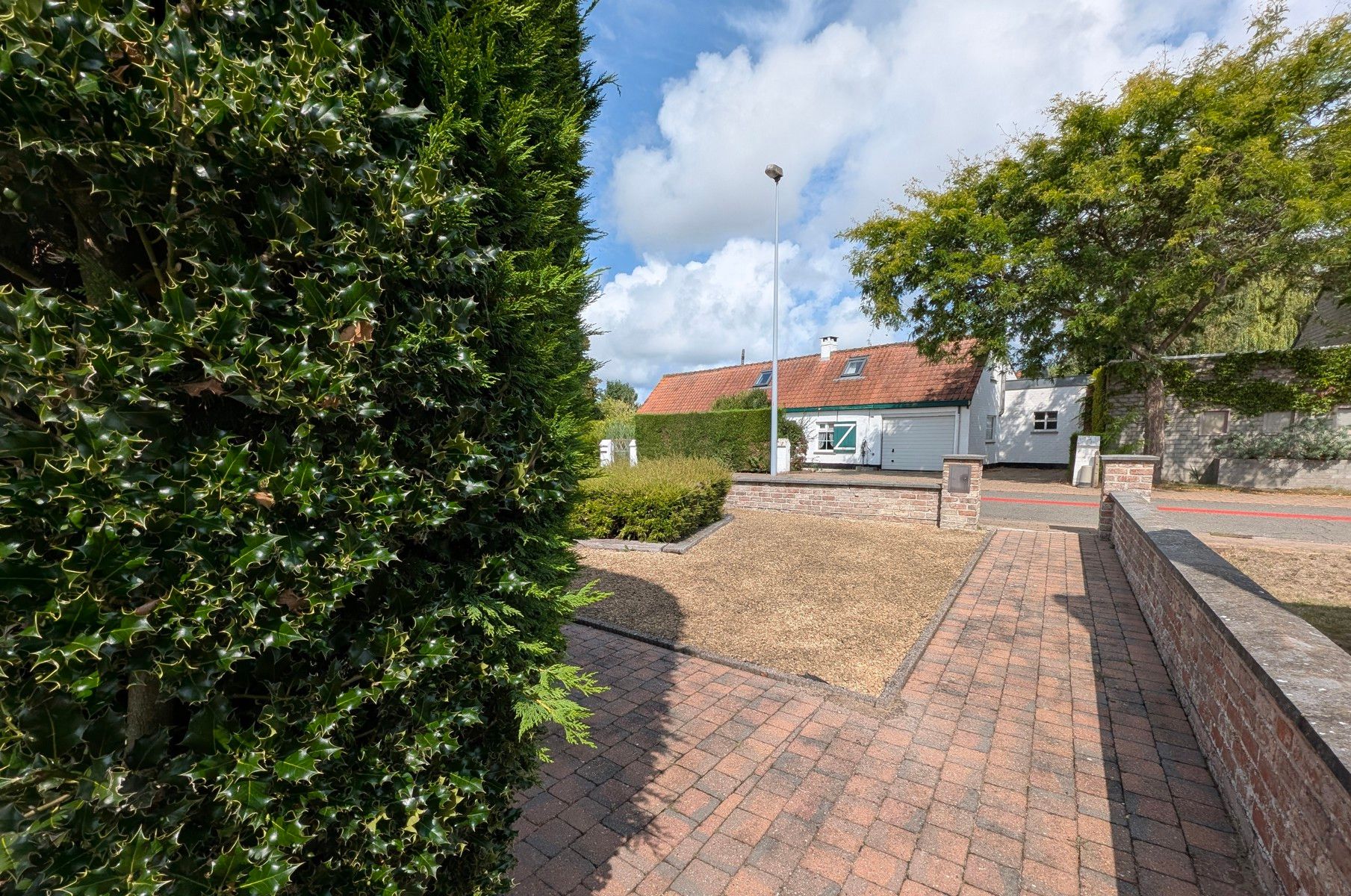 Vrijstaande villaatje met nieuwe keuken & badkamer. (op 519m² grond) foto 25