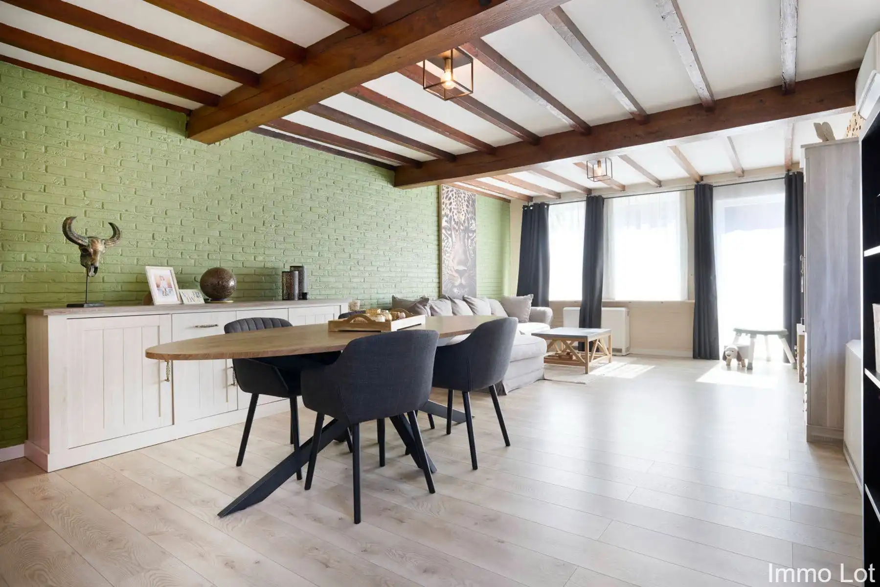 Ruime halfopen bebouwing op perceel van 765 m² foto 4