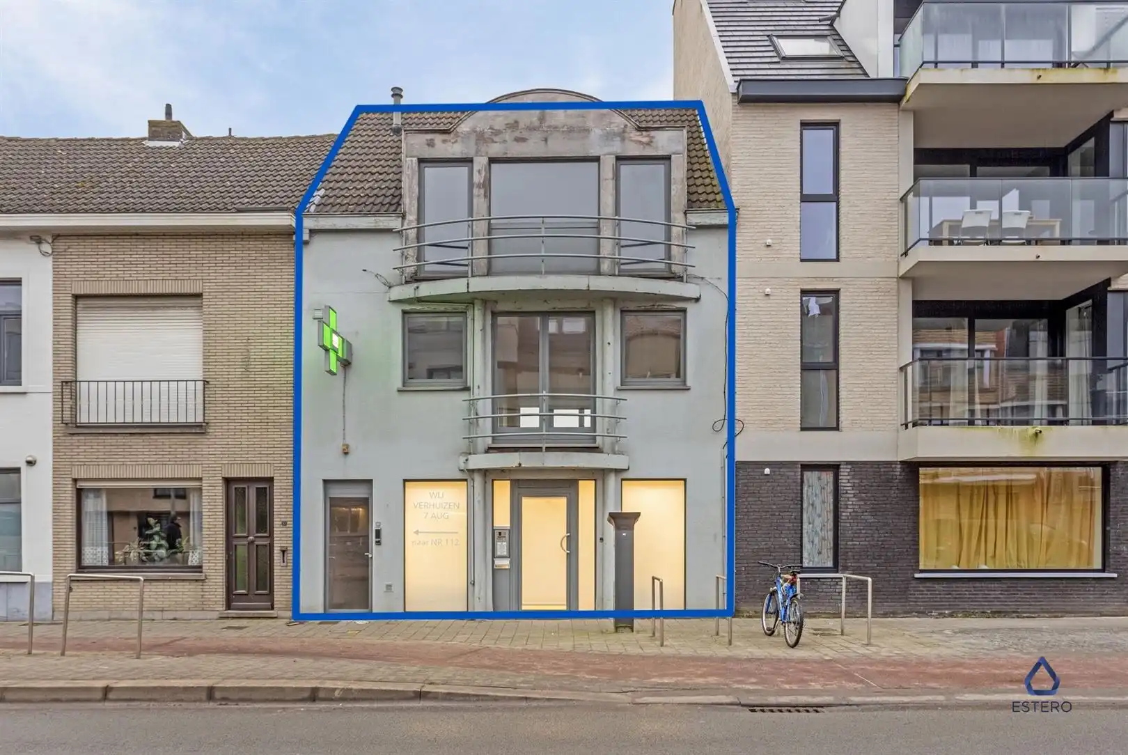 Ruime handelswoning met 3 slaapkamers foto {{pictureIndex}}