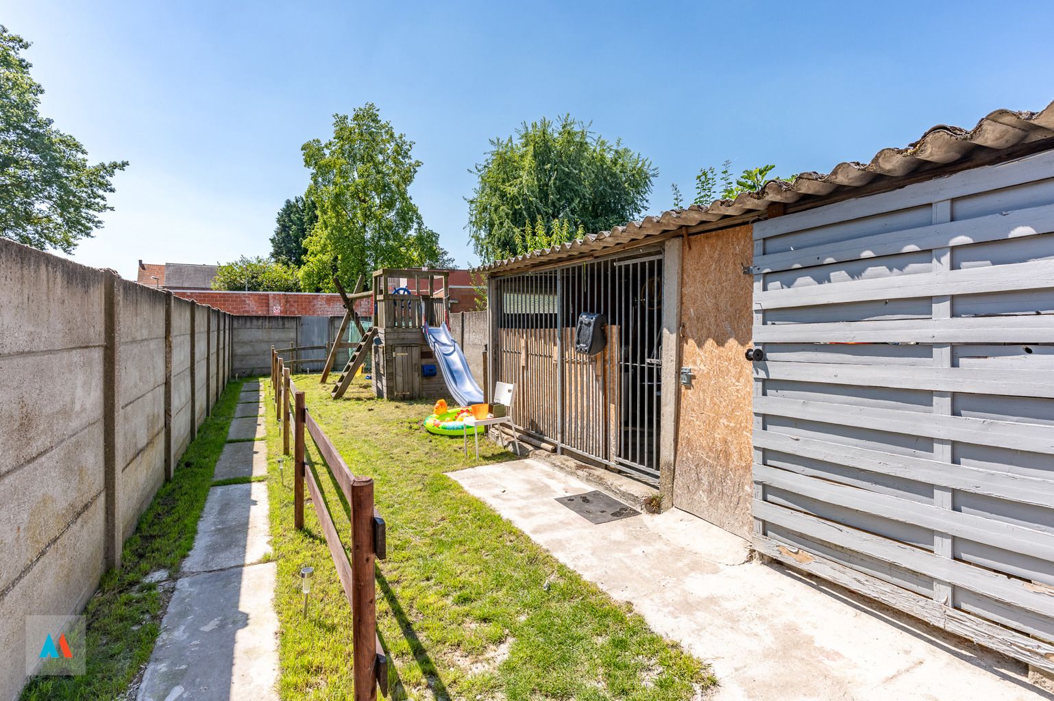 Woning met tuin en garage foto 21