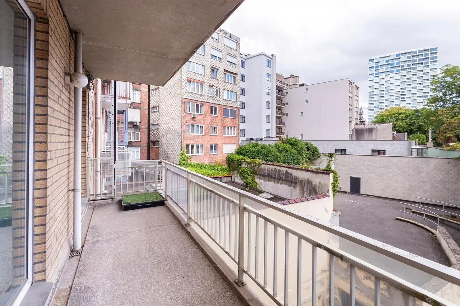 Uiterst ruim vierslaapkamer appartement tussen het Stadspark en de Theaterbuurt!  foto 19