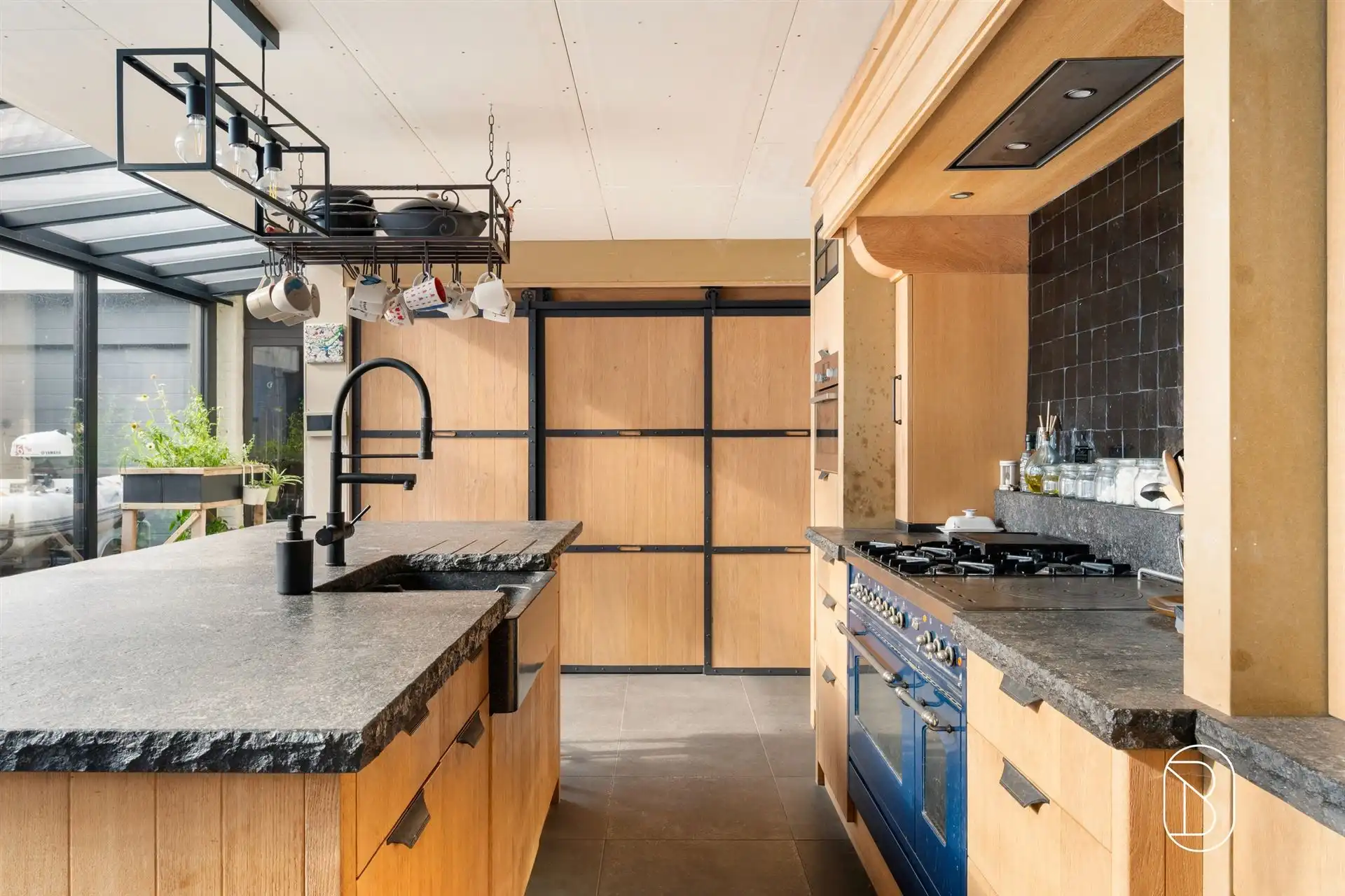 Ruime gezinswoning met atelier in Wortegem-Petegem foto 7