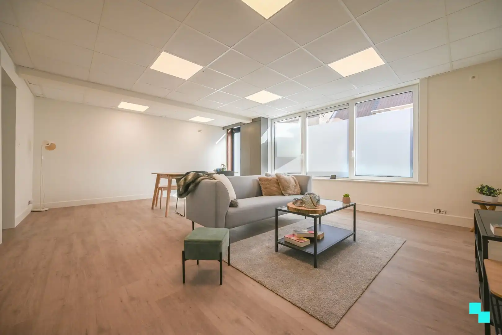 Gerenoveerde woning nabij centrum Izegem foto {{pictureIndex}}