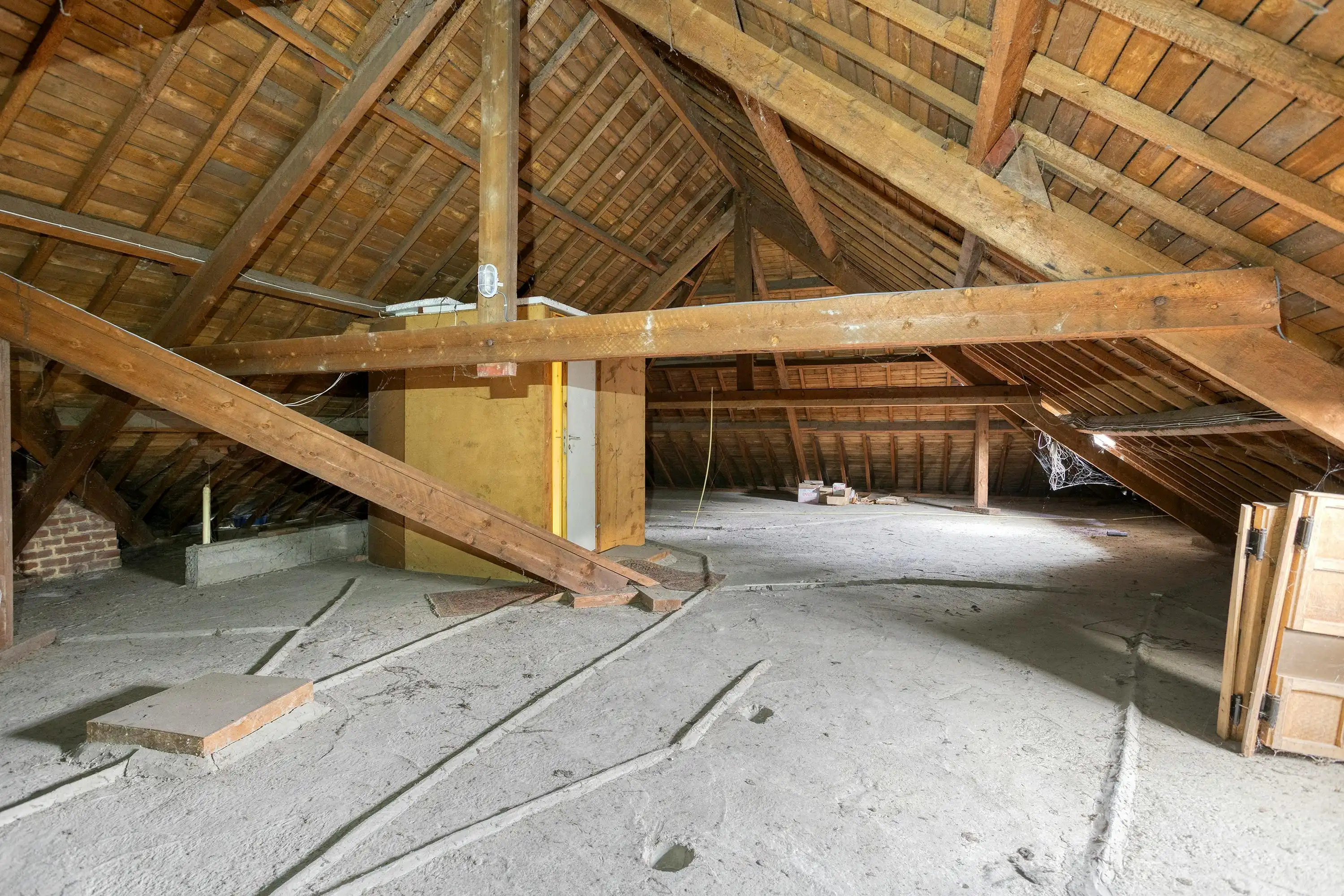 Mooi gelegen landhuis te koop in Meerbeke foto 66