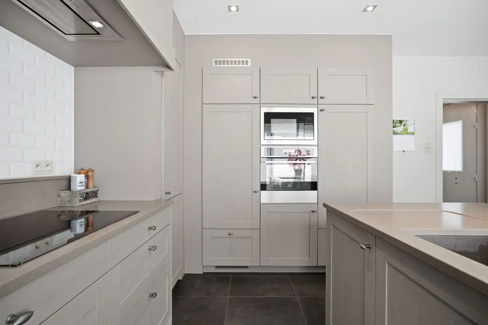 Grote halfopen woning met mogelijks 4 kamers, garage, zonnepanelen en tuin foto 18