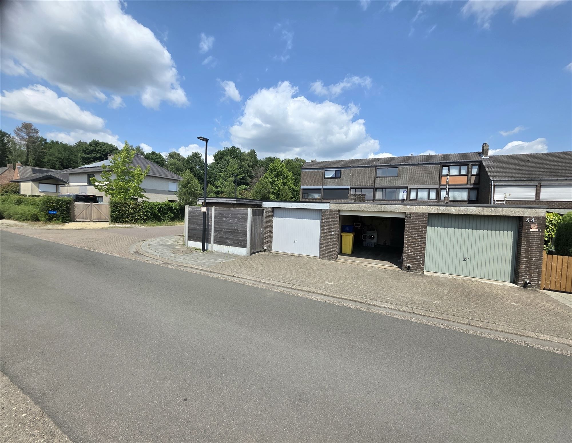 Knappe gezinswoning met 4 à 5 slpks, garage en tuin foto 3