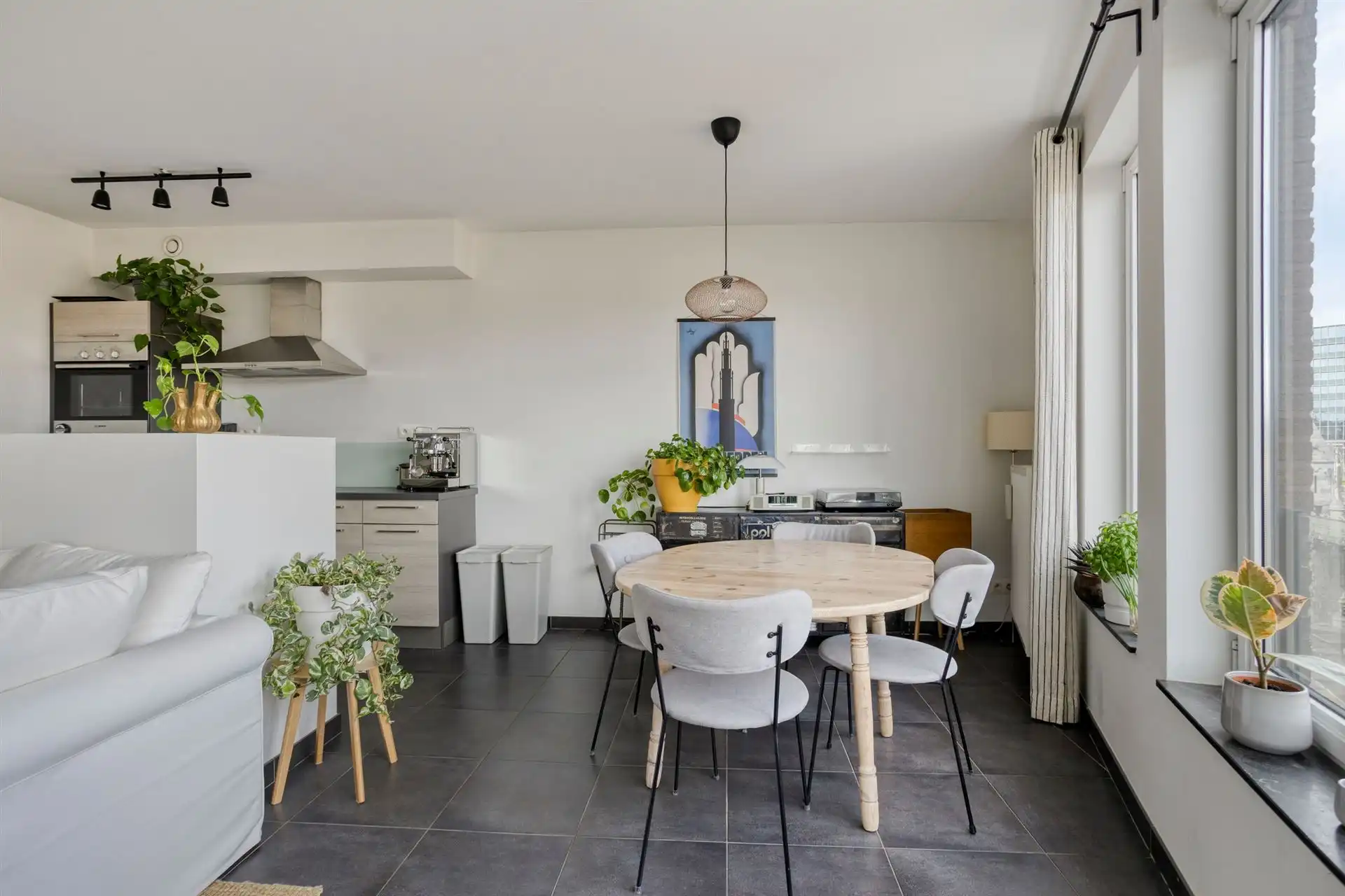 Modern 1-slaapkamerappartement in hartje Antwerpen! foto 5