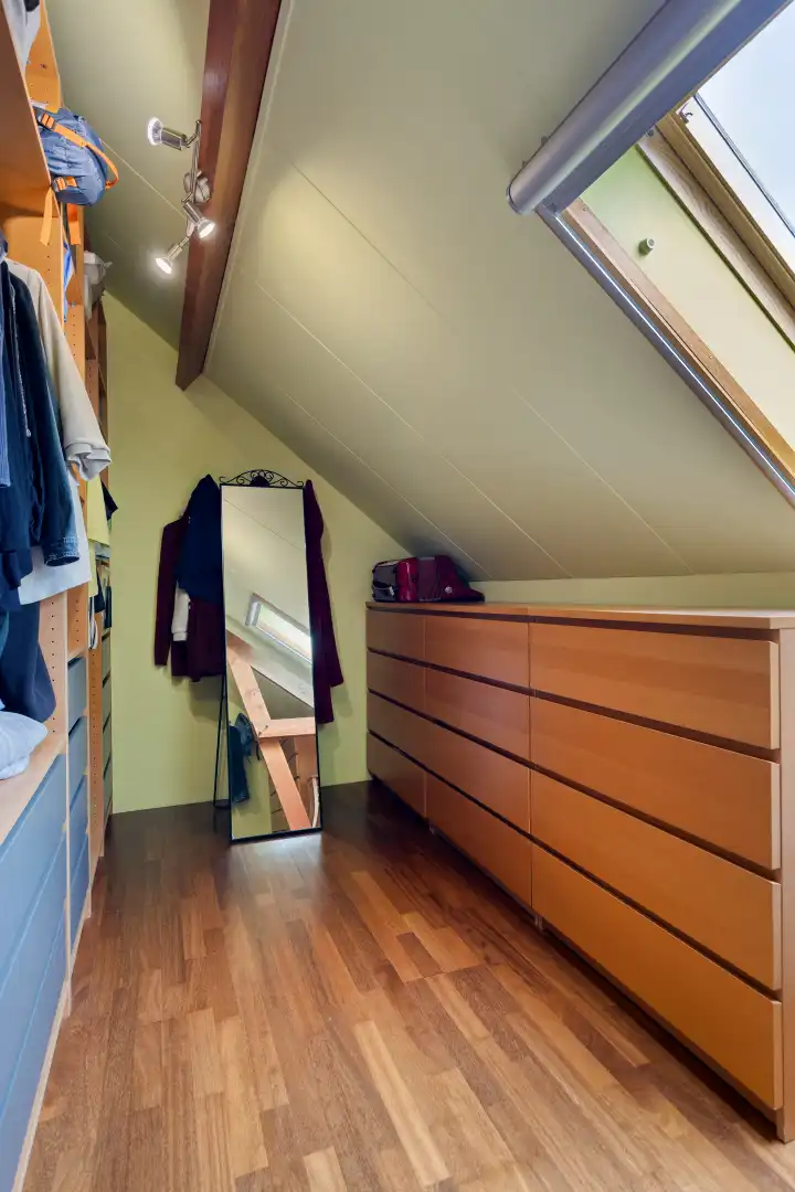 Halfopen bebouwing met 4 slaapkamers en bureau, ruime garage, kelder en zolder in Holsbeek! - EPC 161 kWh/m² - bewoonbare opp. 288 m² foto 16