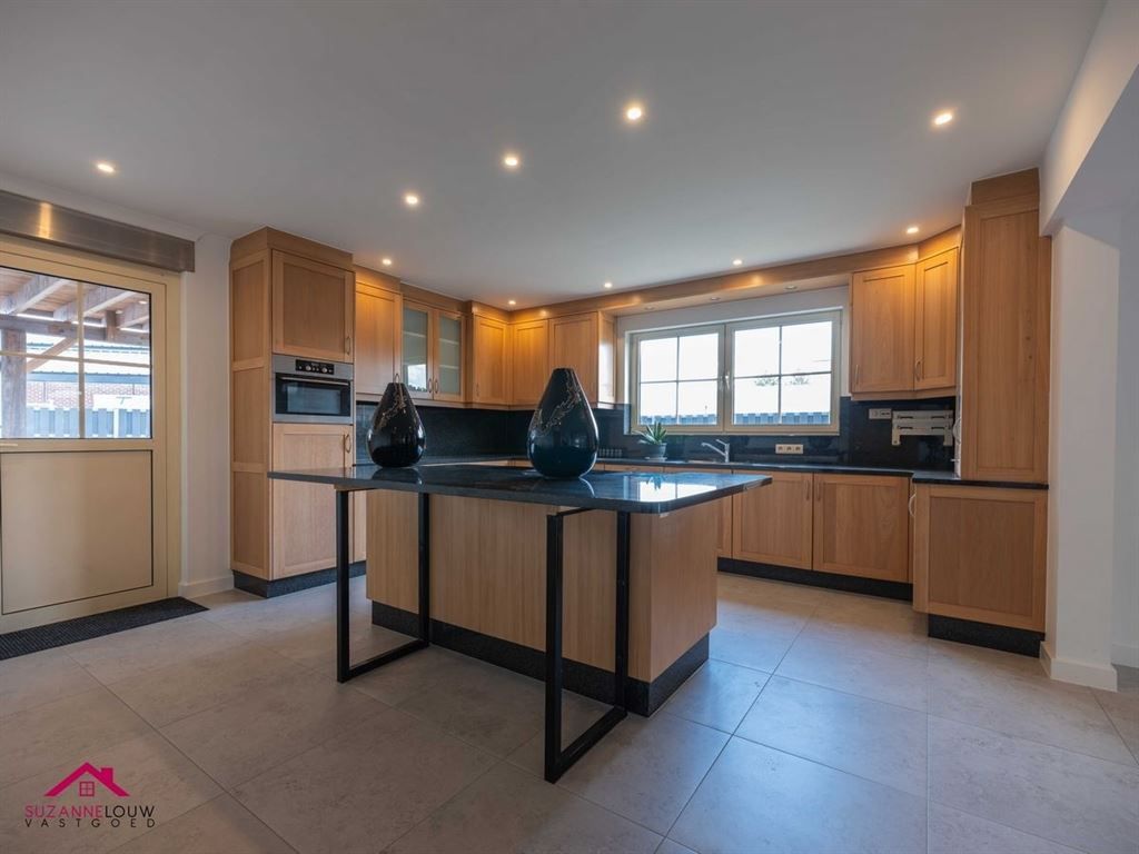 Gerenoveerde verrassend ruime vrijstaande woning foto 16