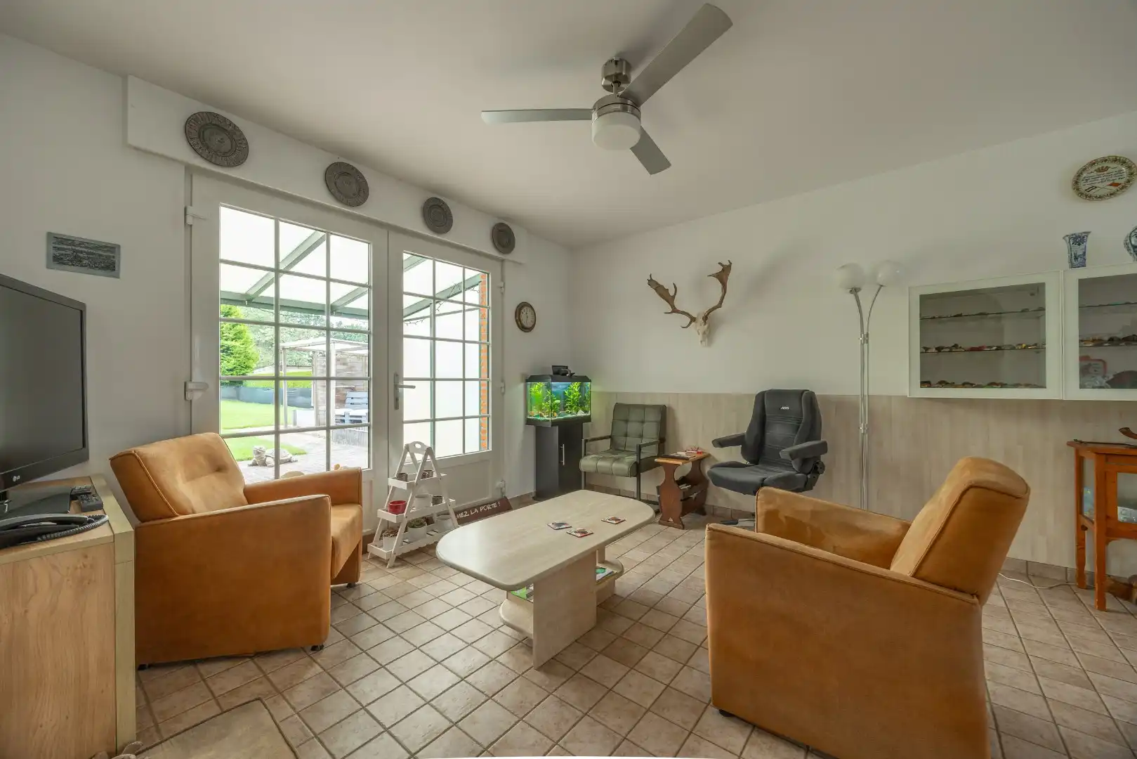 Goed onderhouden woning op een perceel van 8 are 19 ca foto 4