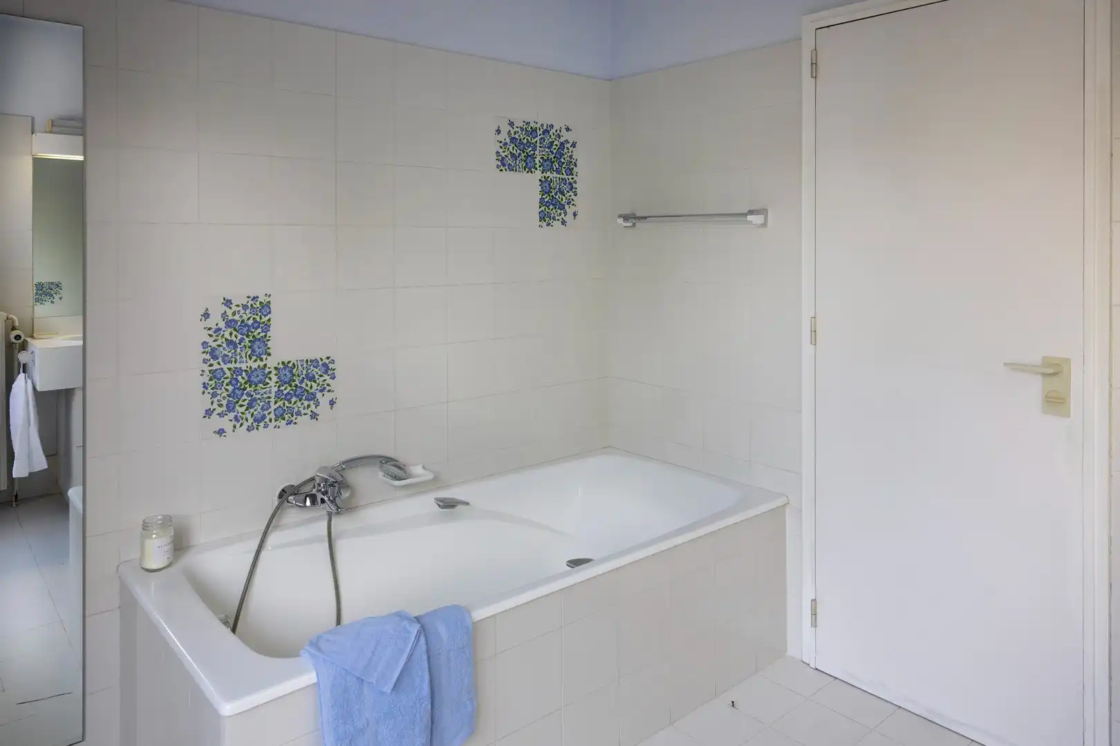 Uiterst residentieel gelegen alleenstaande woning. foto 14