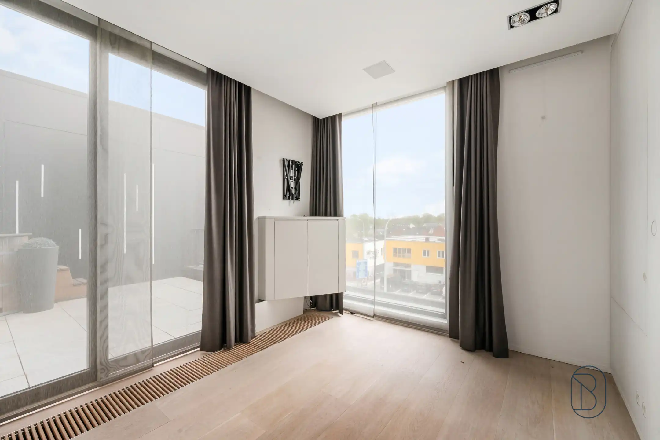 Topgelegen lichtrijke penthouse met prachtig terras foto 17