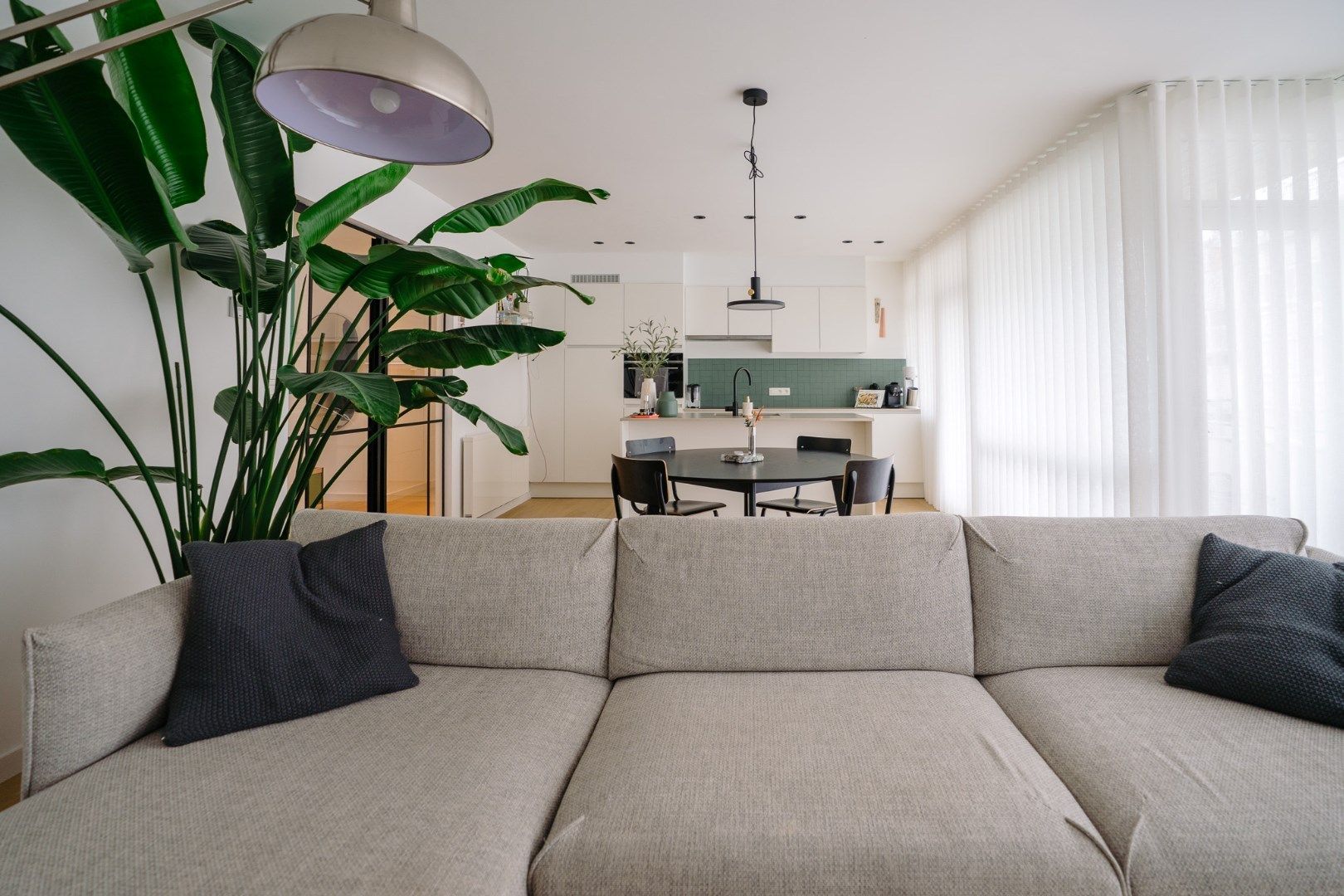 SCHITTEREND VERNIEUWD 3 SLPK APP MET TERRAS OP CENTRALE LIGGING foto 6