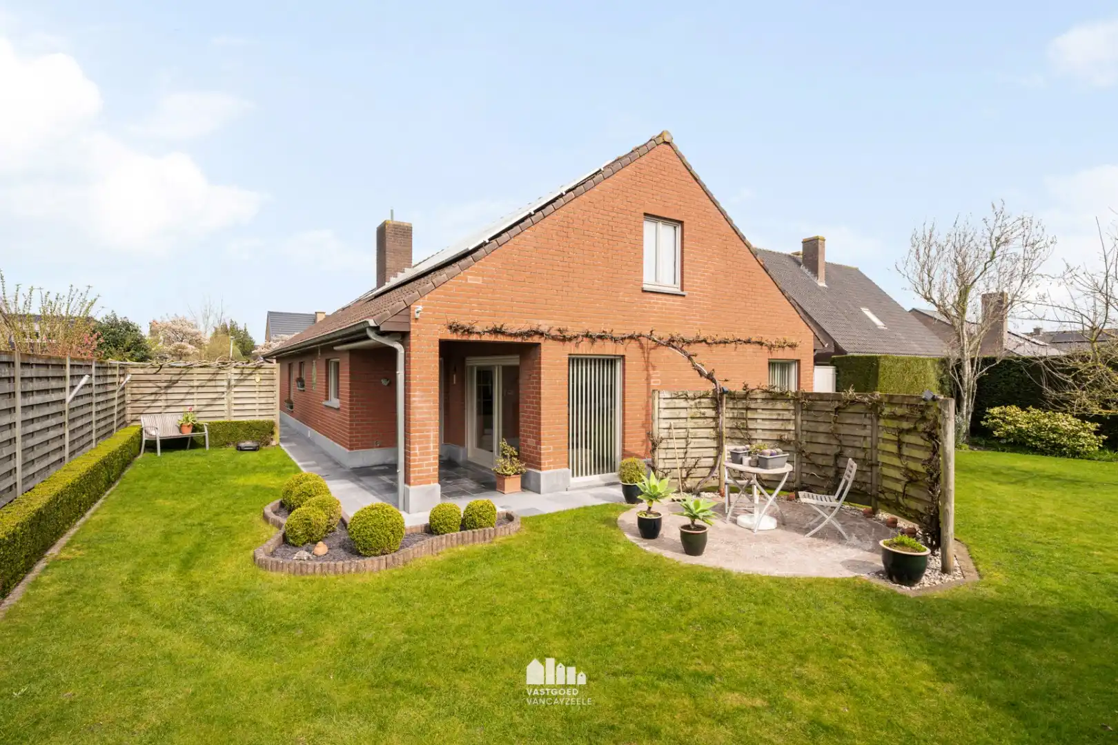 Instapklare villa met zonnige tuin op topligging in rustige wijk te Ieper    foto 32