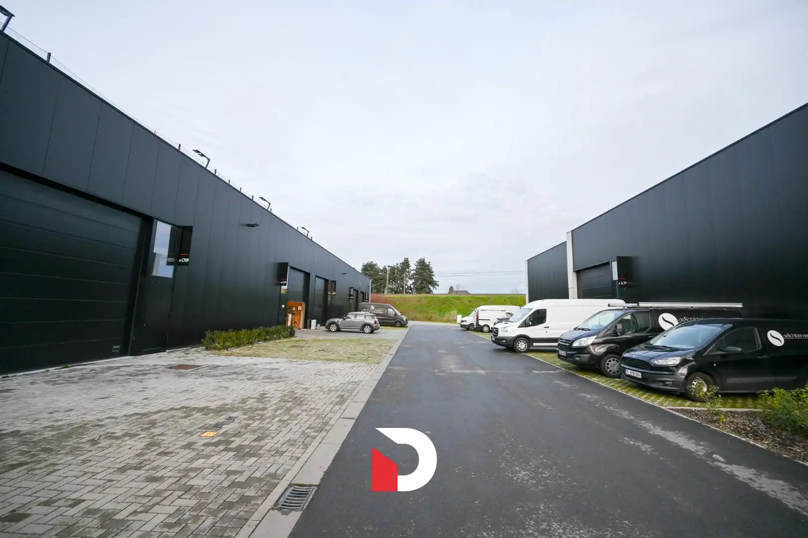 Recente KMO-unit met 2 parkeerplaatsen op toplocatie te Brugge foto 10