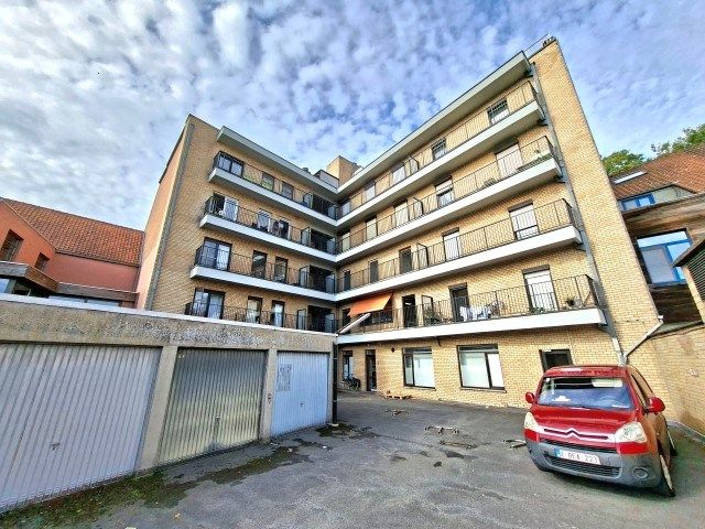Ruim te moderniseren appartement foto 13