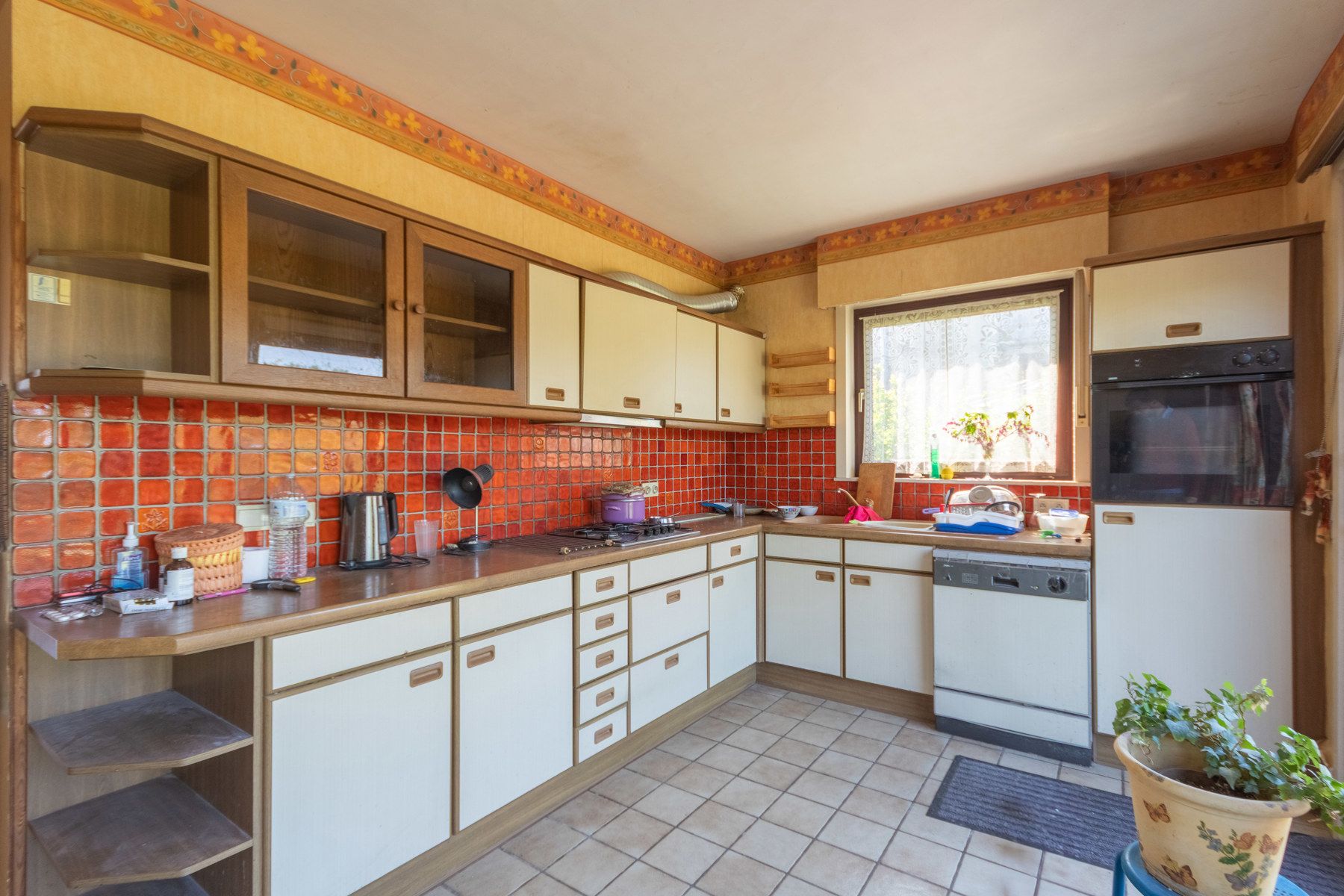 Landelijk gelegen woning met 3 slaapkamers en garage foto 11