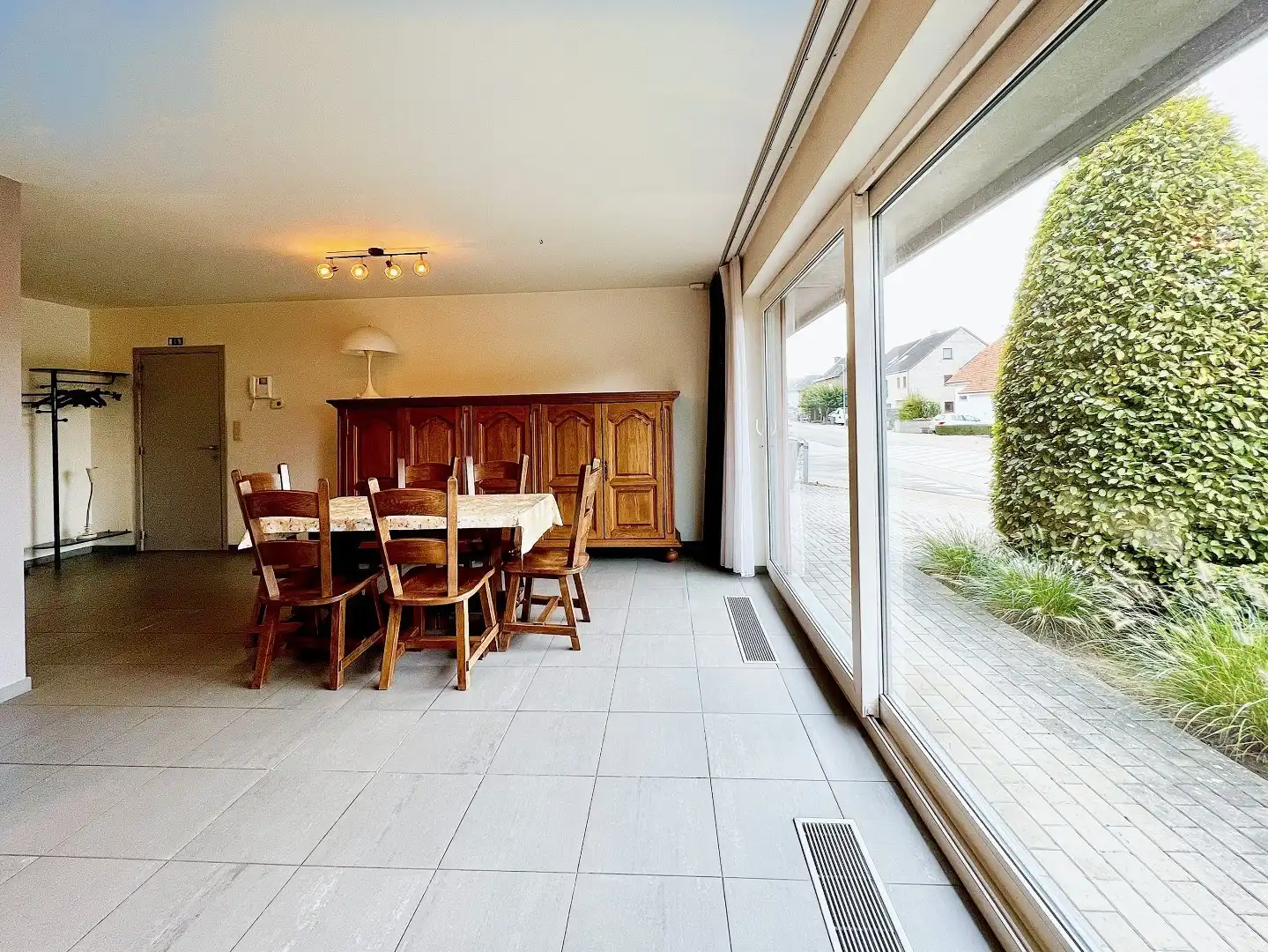 LINDEN 2 SLAAPKAMER APPARTEMENT MET TUIN + STAANPLAATS foto 2