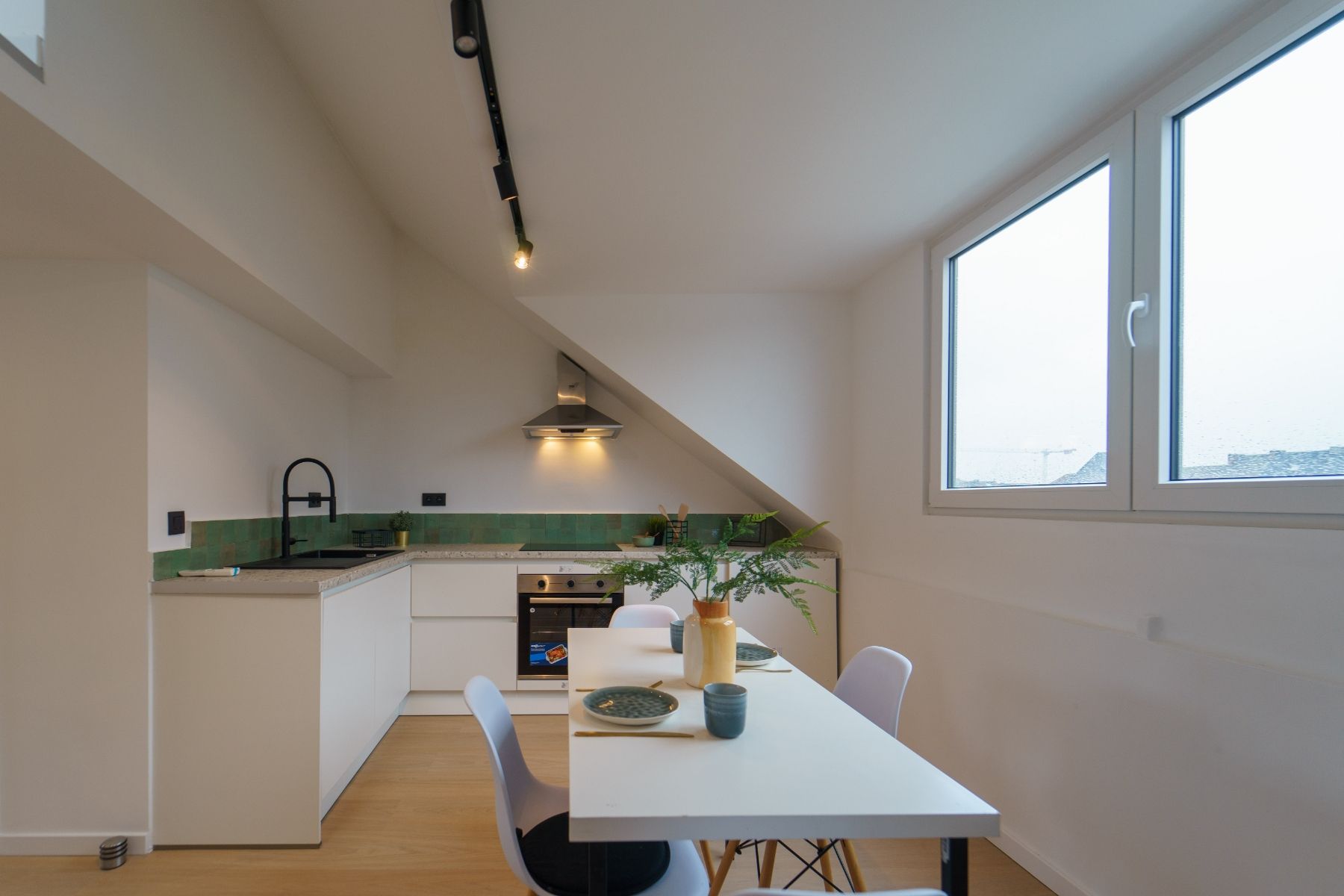 Gerenoveerd dakappartement foto {{pictureIndex}}