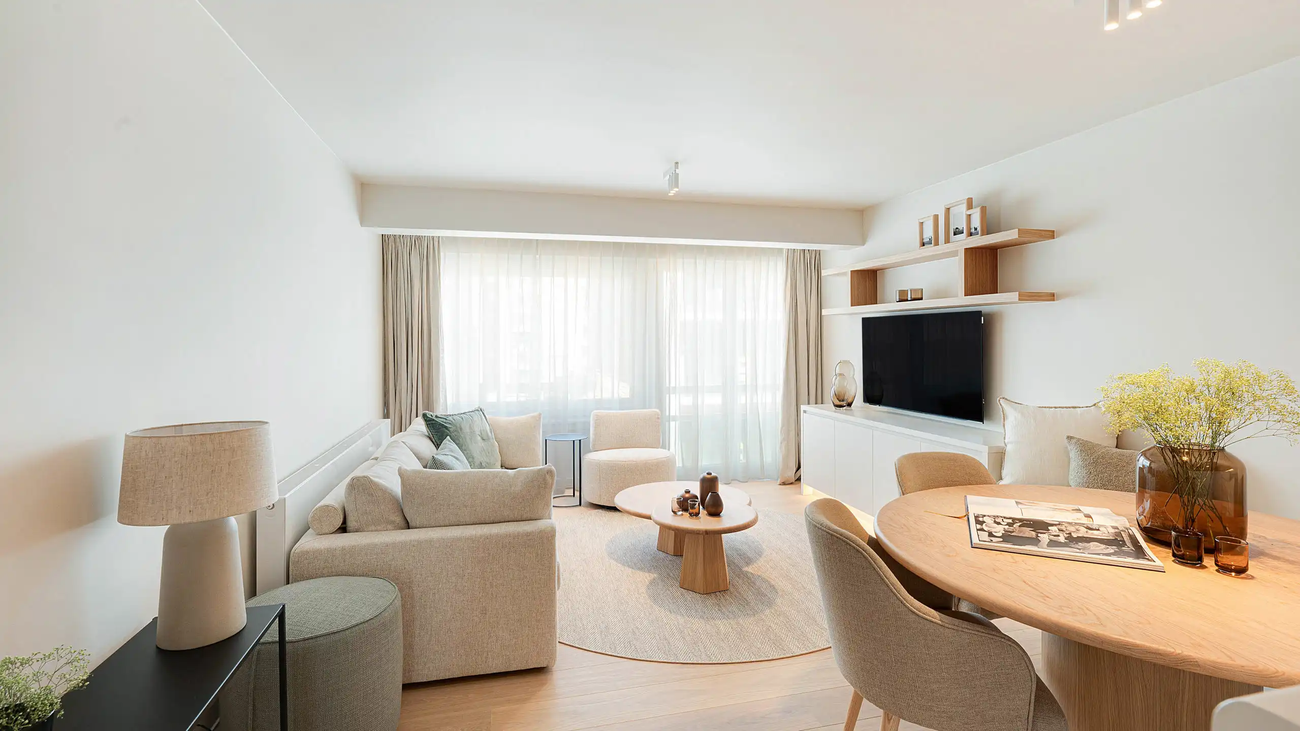 Elegant gerenoveerd appartement nabij de Zeedijk foto 5
