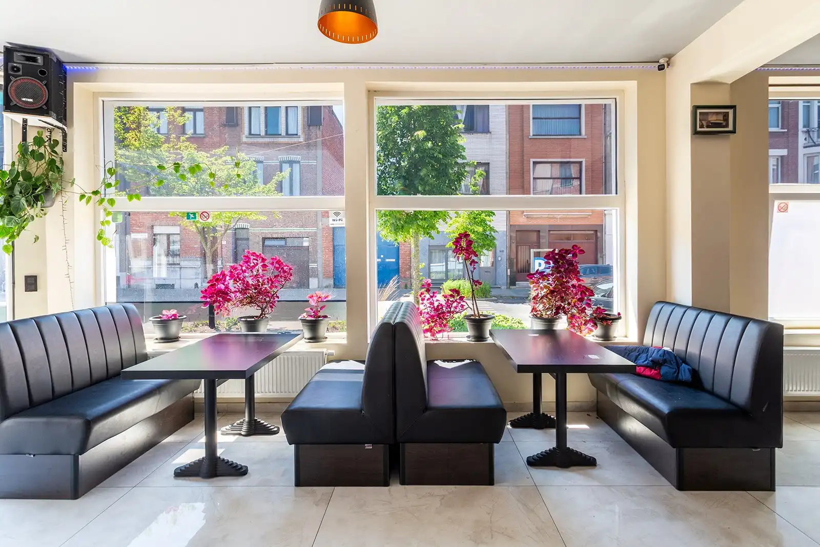 Lichtrijk hoek appartement met karakter!  foto 13