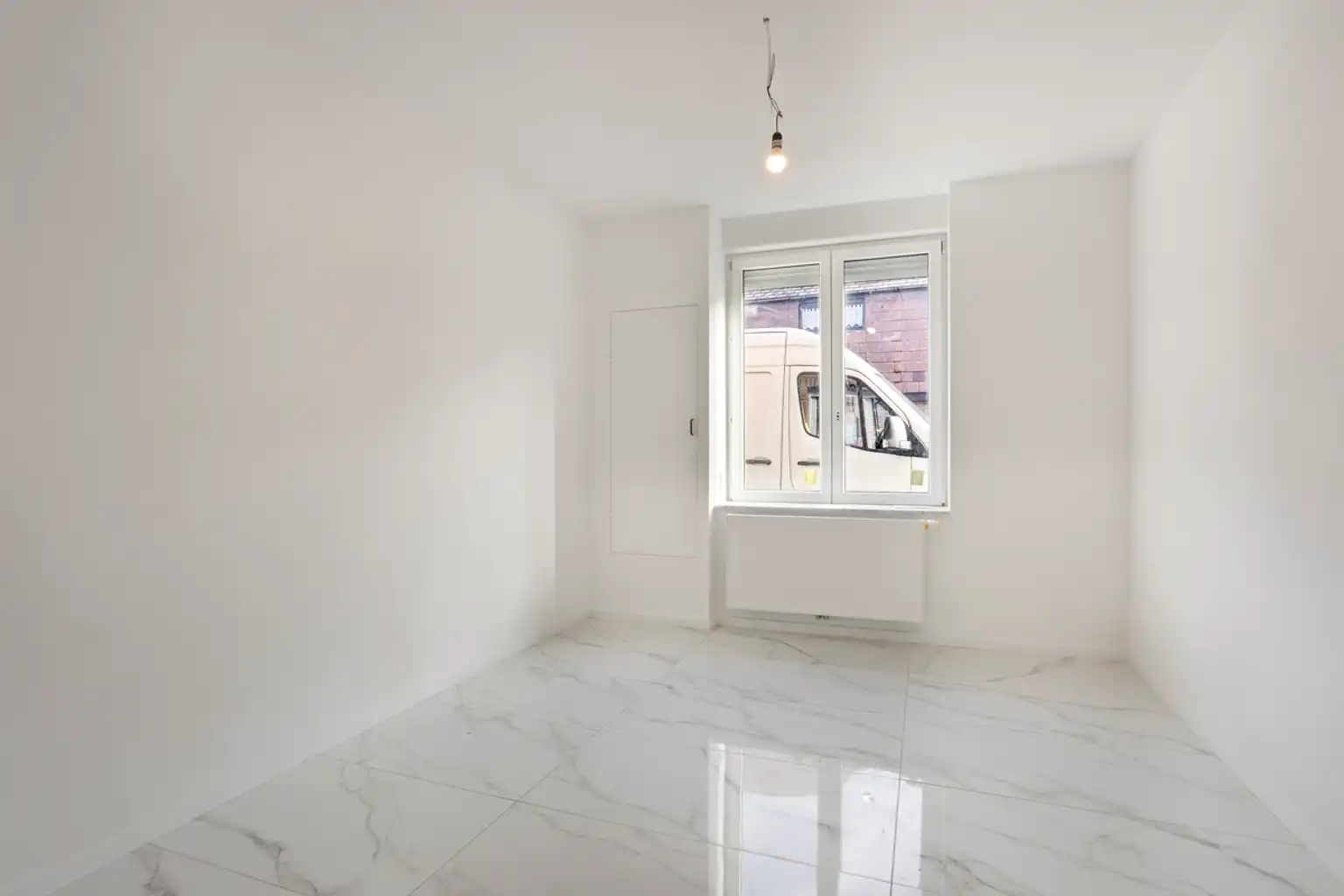 Volledig gerenoveerde gesloten bebouwing te Drogenbos foto 4