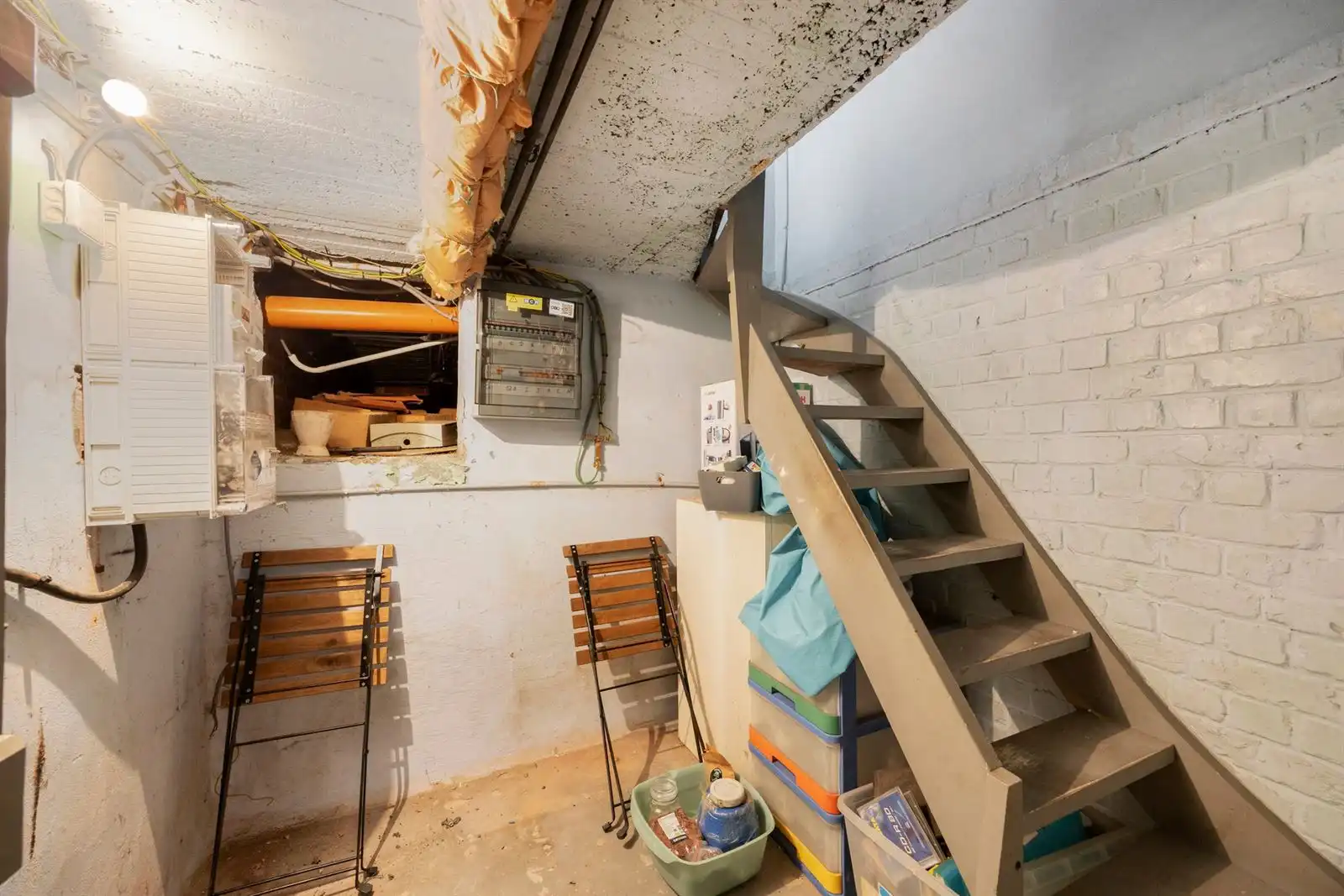 Volledig gerenoveerde 4-slpk woning met garagebox foto 33