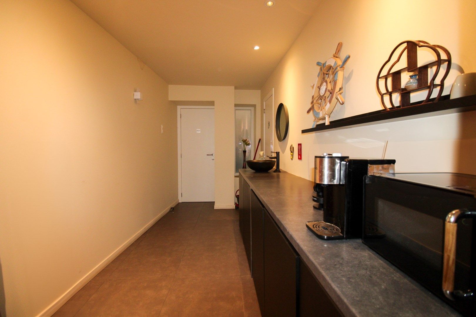 Veelzijdig handelshuis met woonst en luxueuze B&B op toplocatie aan de Markt van Temse! foto 9