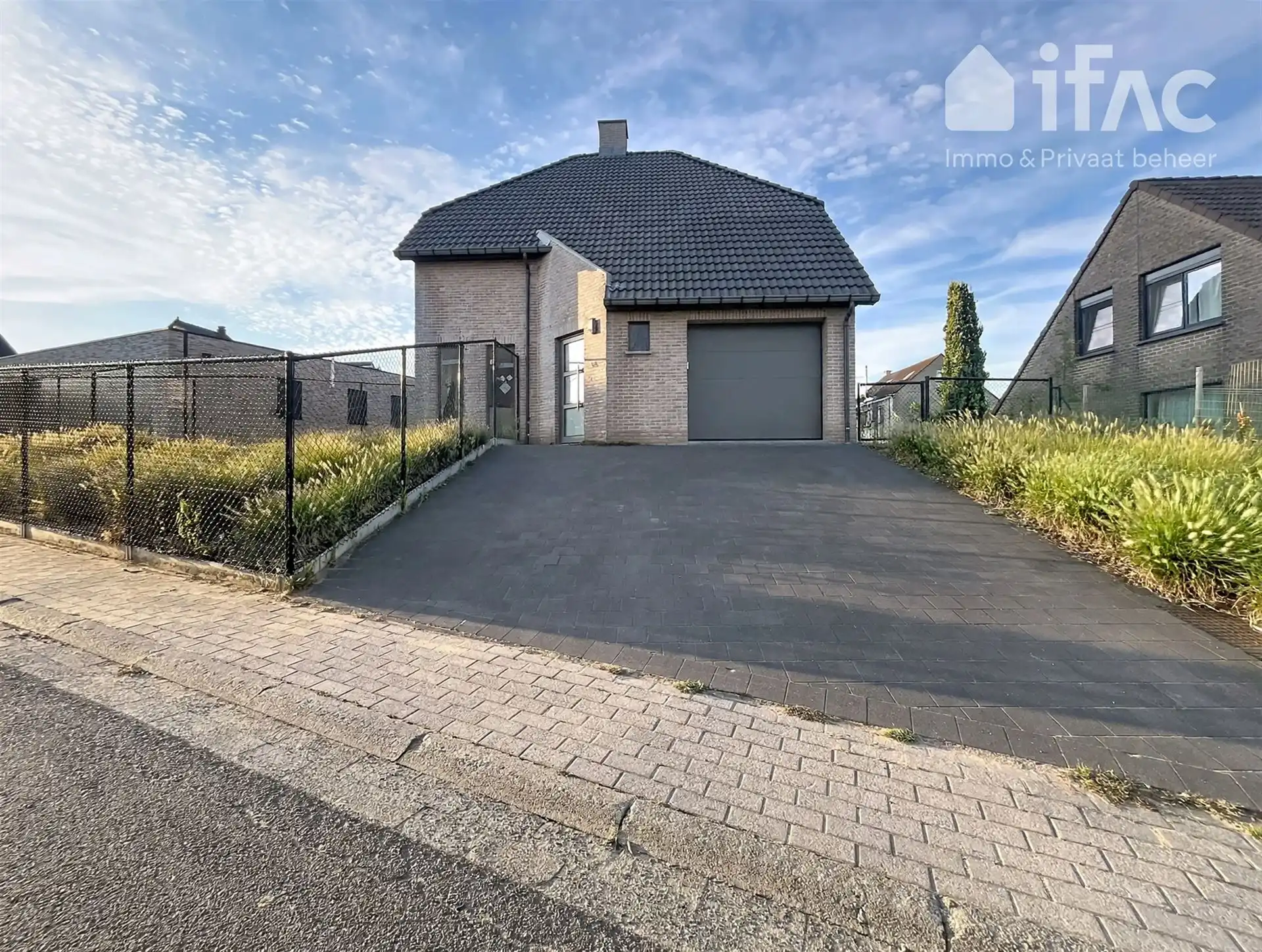 Villa met 4 slaapkamers en leuke tuin foto {{pictureIndex}}