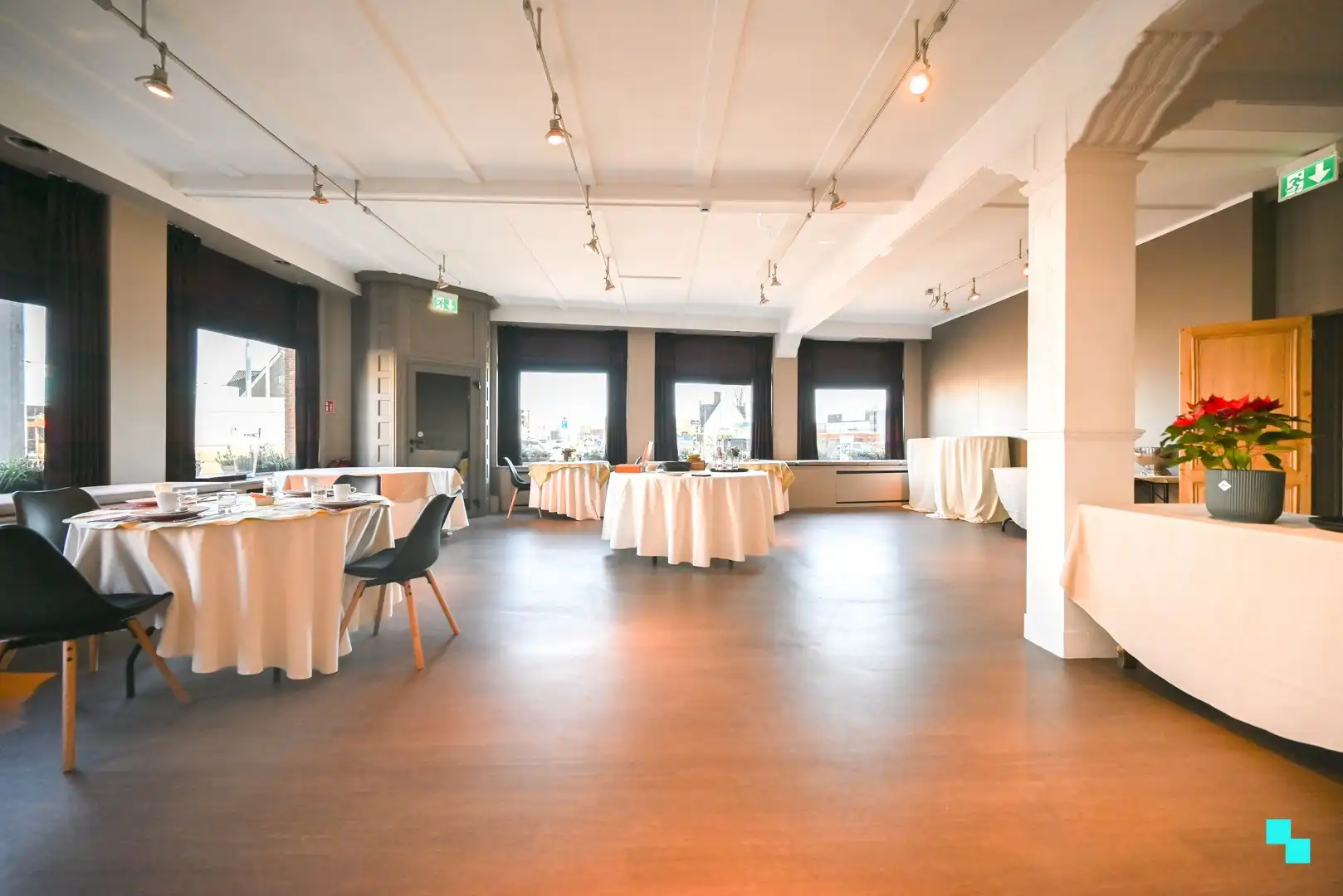 Multifunctioneel handelspand op toplocatie foto 7