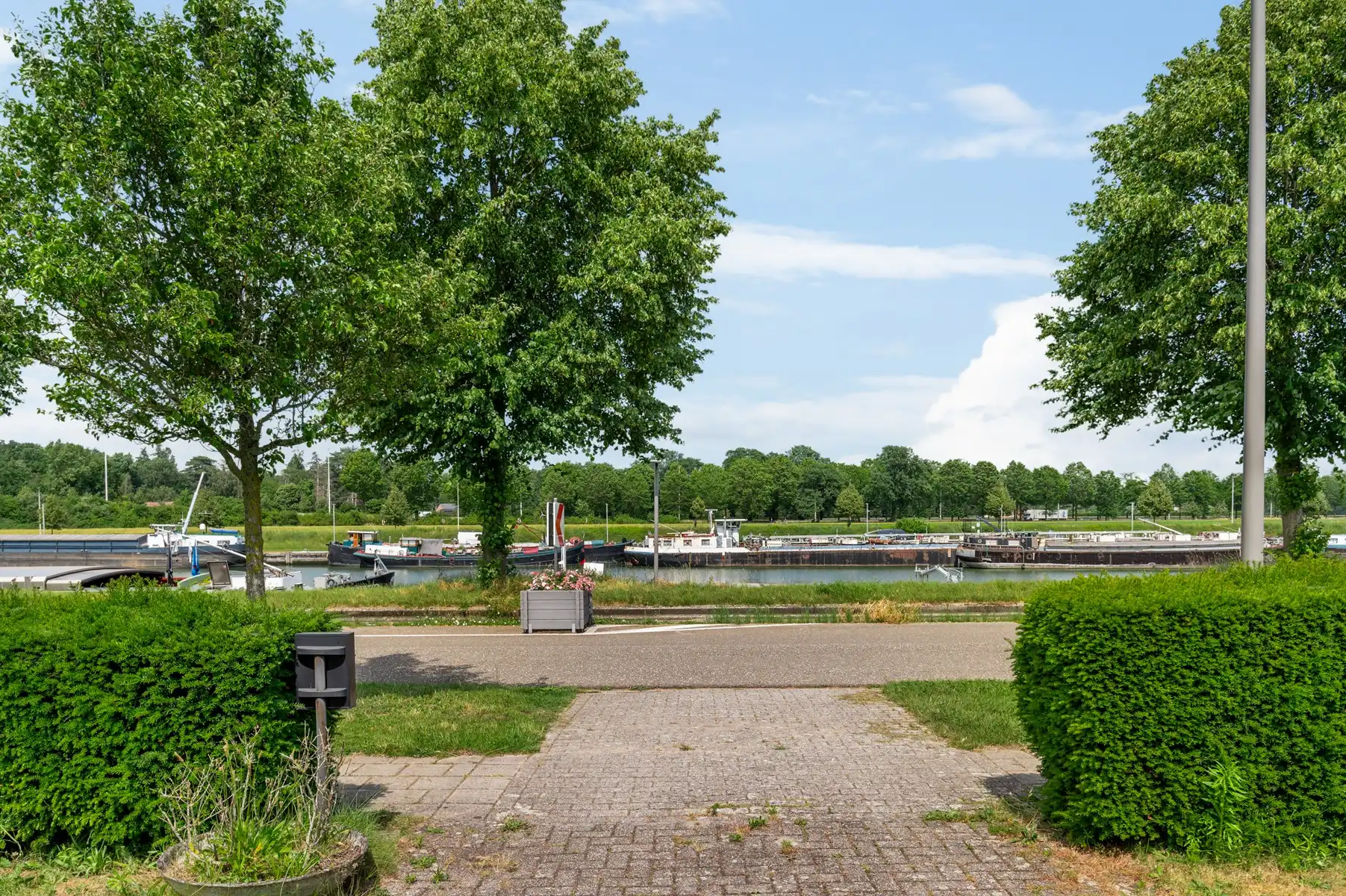Wonen aan het water op uitstekende ligging foto 3