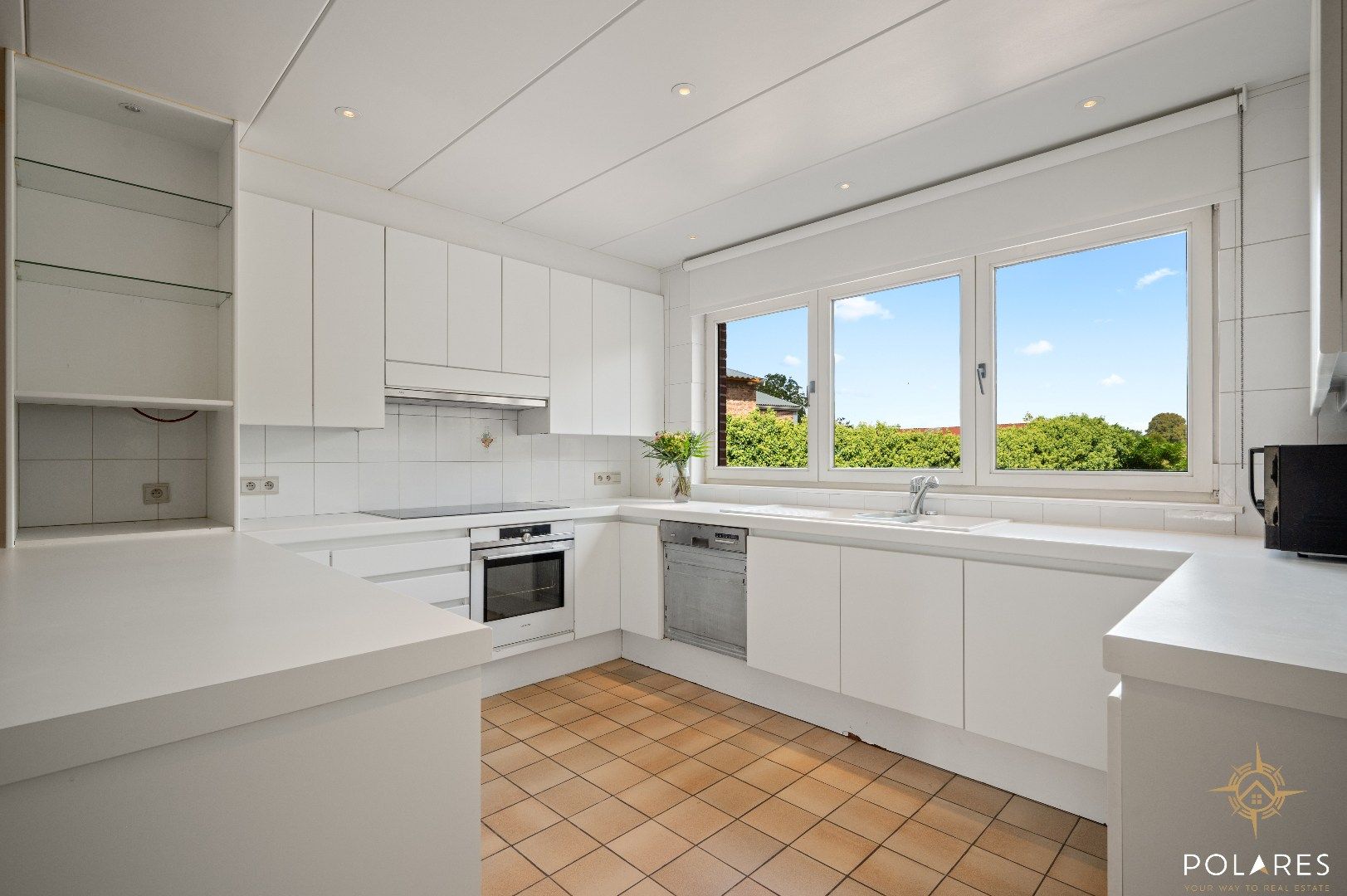 Ruime en vrijstaande woning met veel privacy foto 13