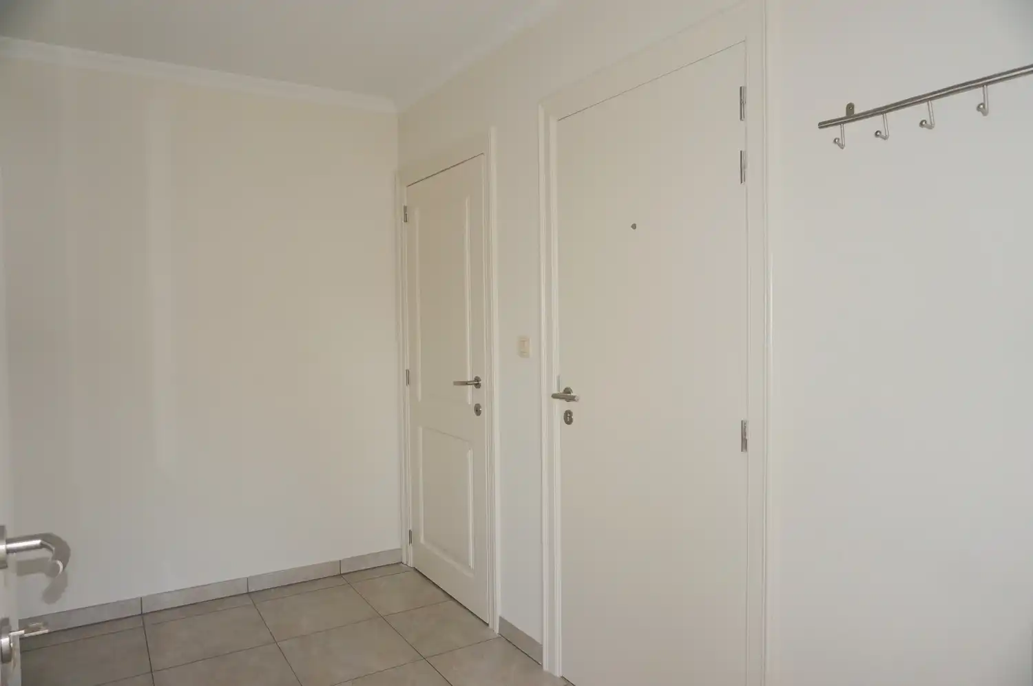Ruim appartement van 110 m² met 2 slaapkamers, lift, 2 autostaanplaatsen en twee terrassen in het centrum van Paal foto 6