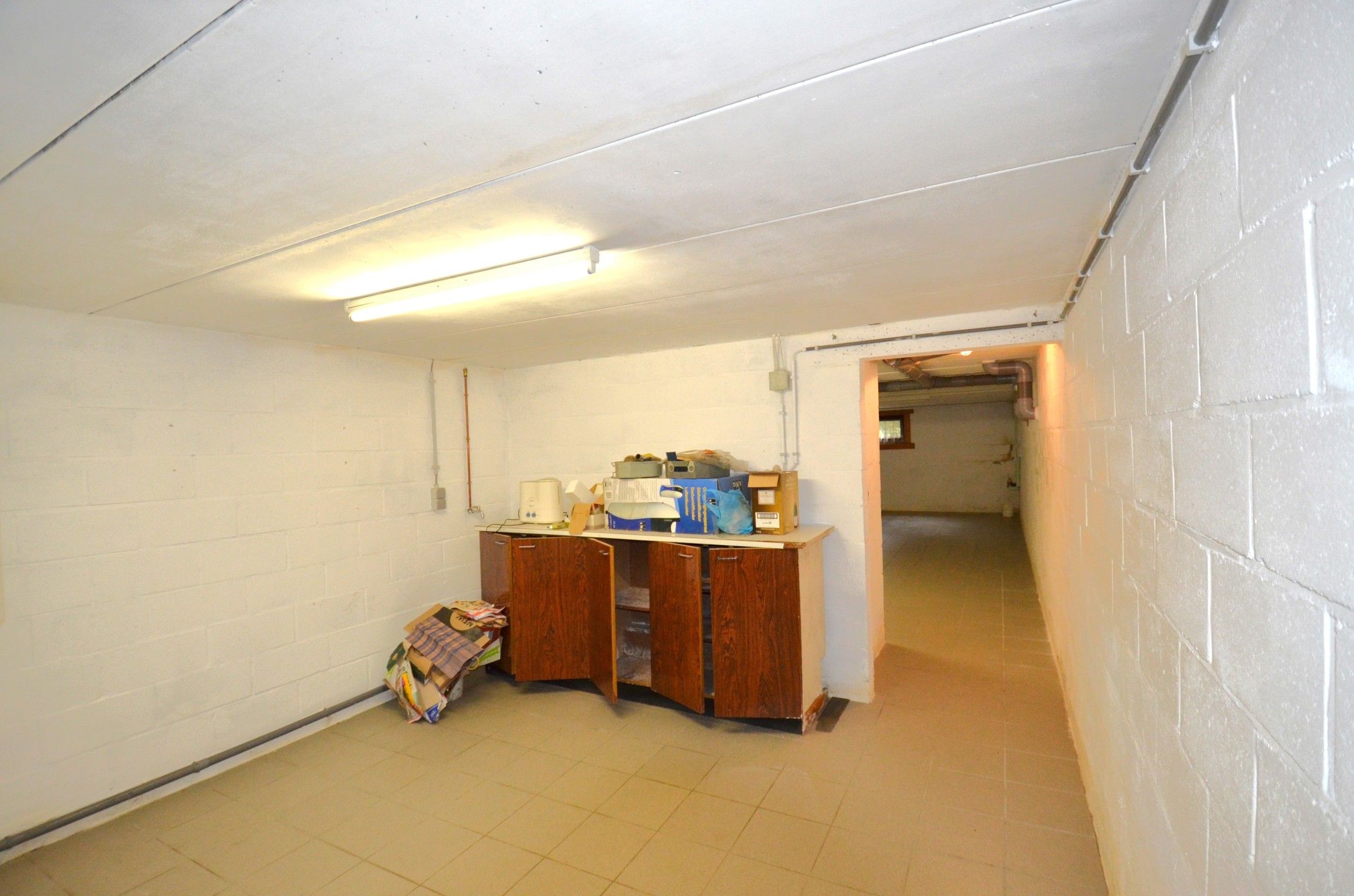Ruime woning met veel grond foto 16