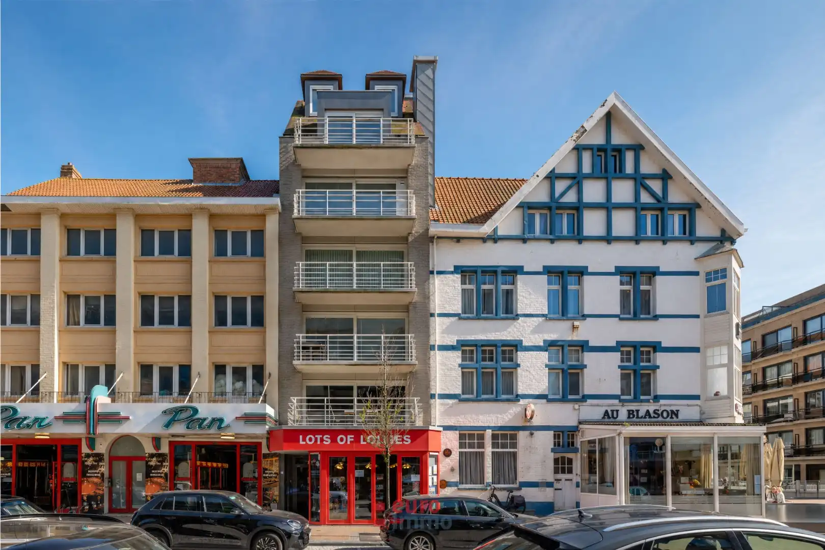 Pal in de winkel/wandelstraat gelegen appartement met 2 slaapkamers én super terras! foto {{pictureIndex}}