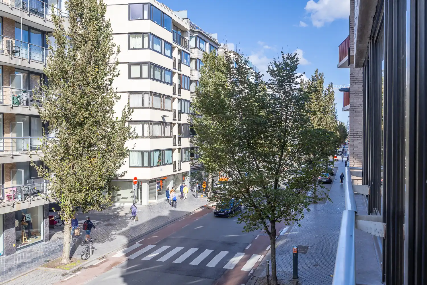 Gerenoveerd drie slaapkamer appartement foto 9