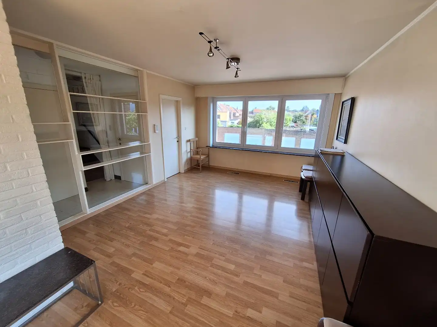 Halfopen woning met tuin en eigen parking te Sint-Kruis foto 7