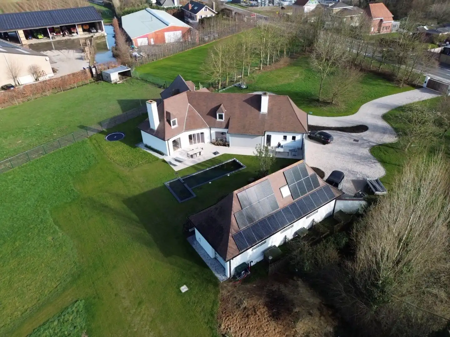 Prachtige landelijke villa met zwemvijver en paardenfaciliteiten 13.459m² foto 2