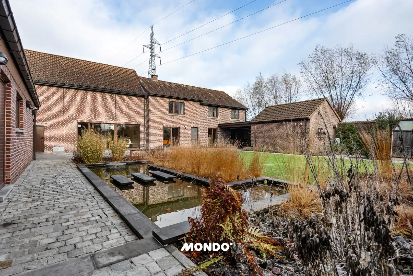 Unieke hoeve  (1.56ha) met paardenfaciliteiten & overdekt zwembad. foto 5