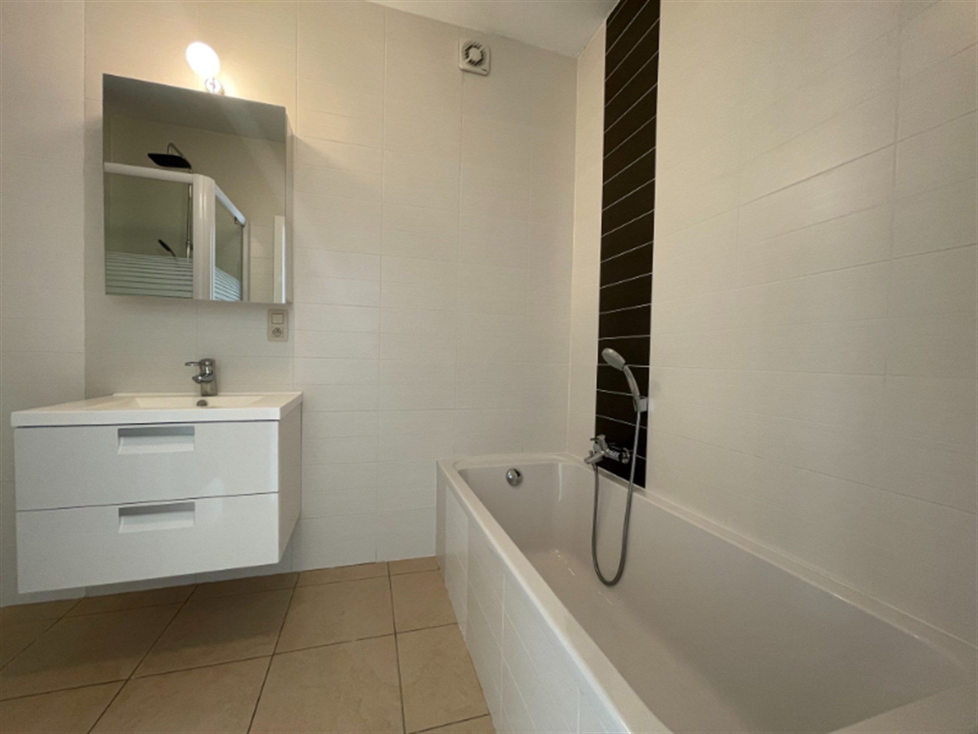 Appartement met 2 slaapkamers in centrum Aalst te huur foto 8