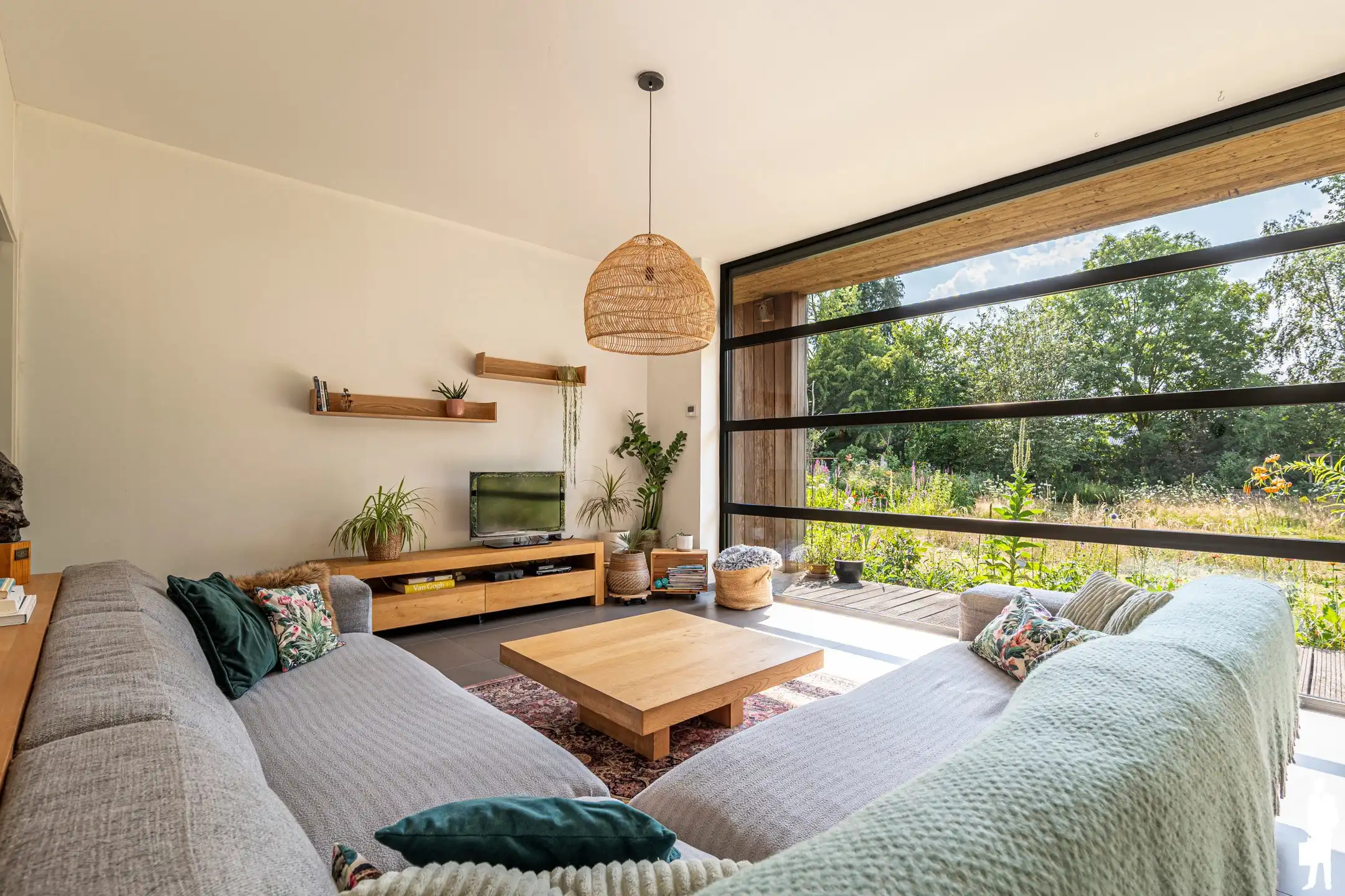 Unieke woning; architecturaal ontwerp, organische natuurtuin foto 9