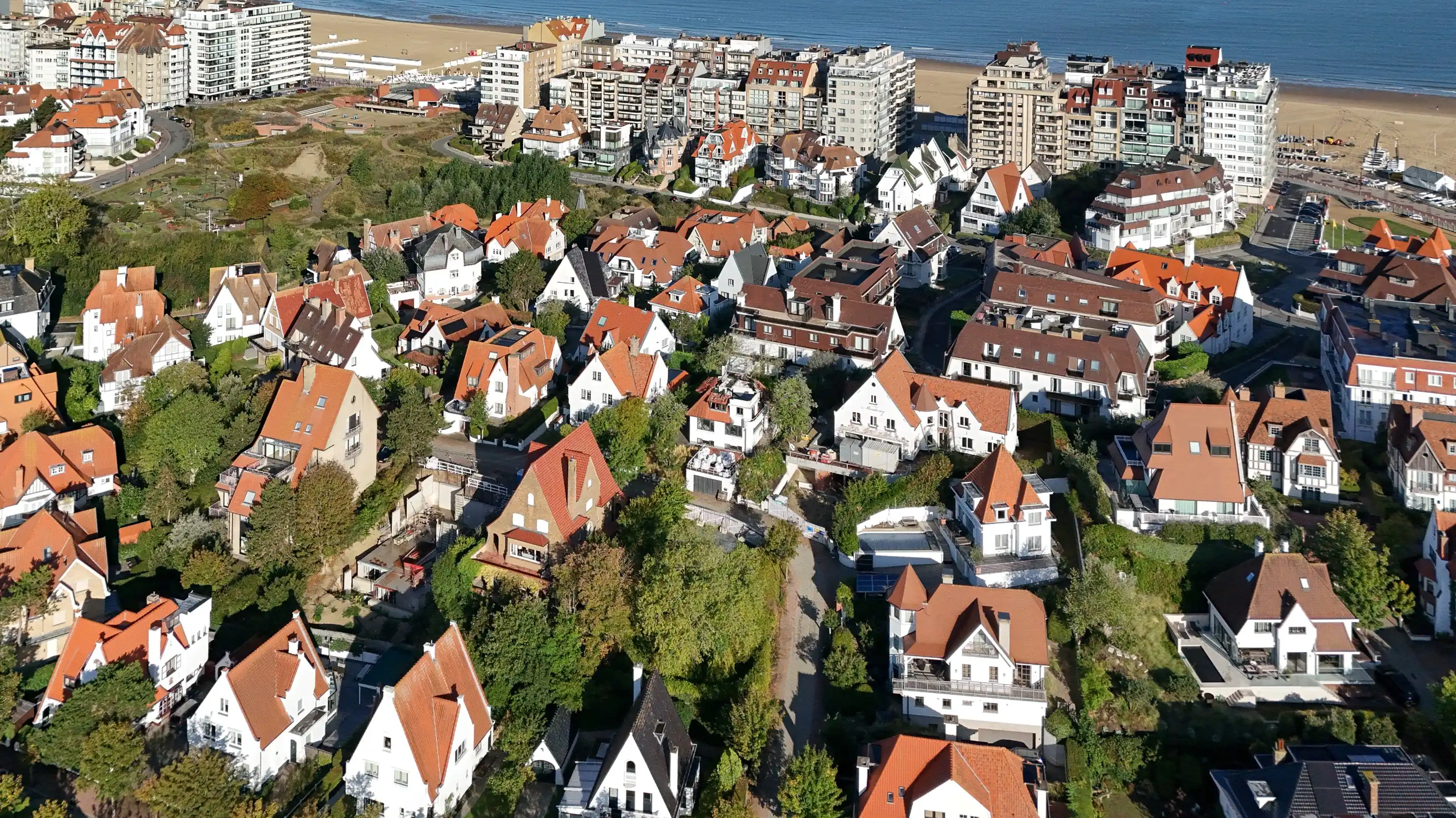 Unieke bouwgrond met vergunde plannen voor exclusieve villa foto 4