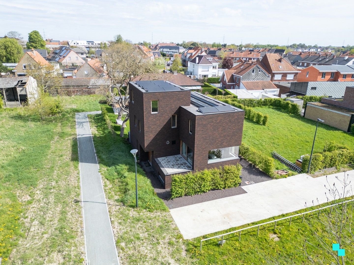 Architecturale (quasi)nieuwbouwwoning op rustige verkaveling te Lendelede foto 30