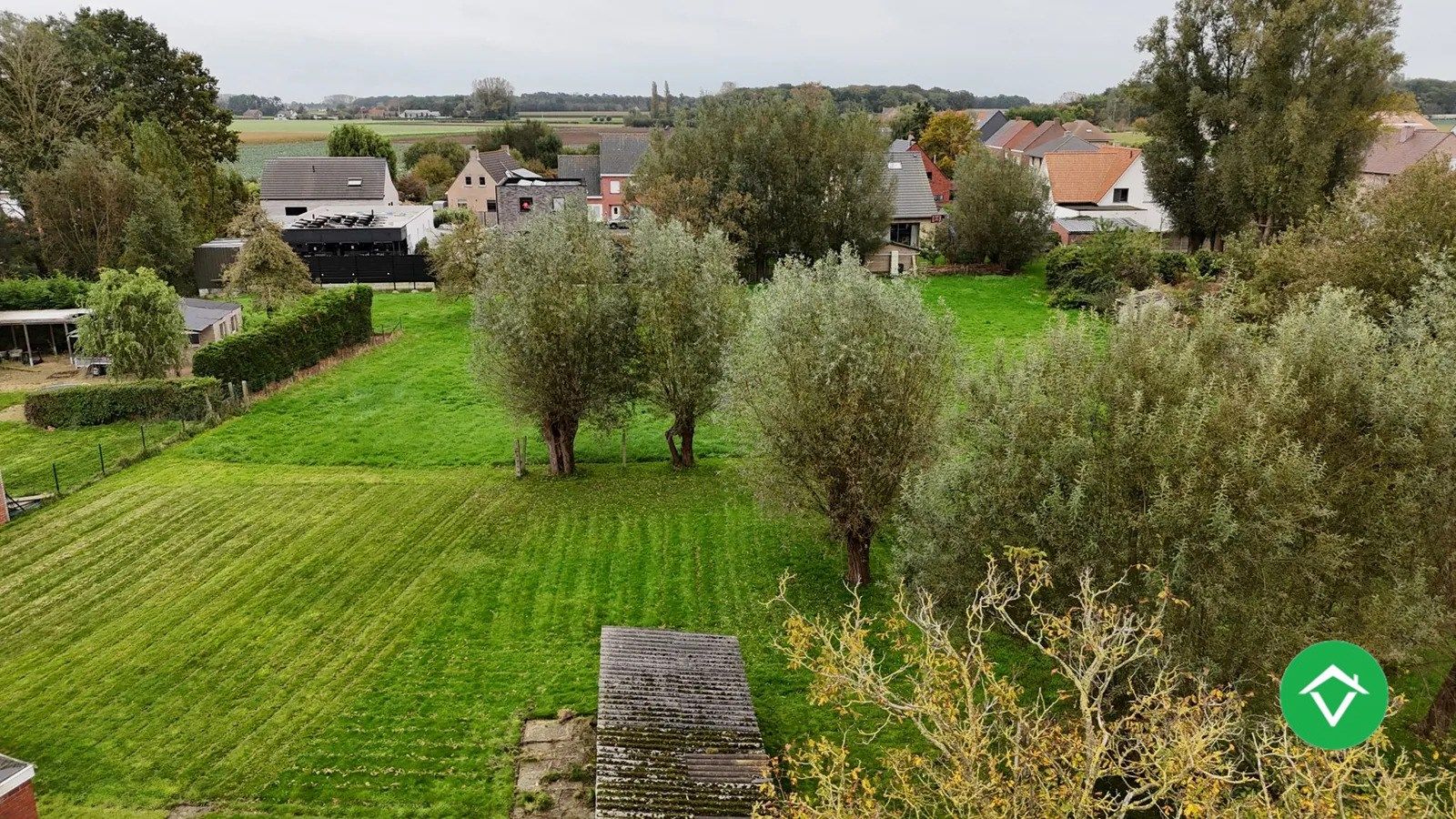 Te renoveren woning met 3  slaapkamers en bijhorend stuk grond te Koekelare  foto 13